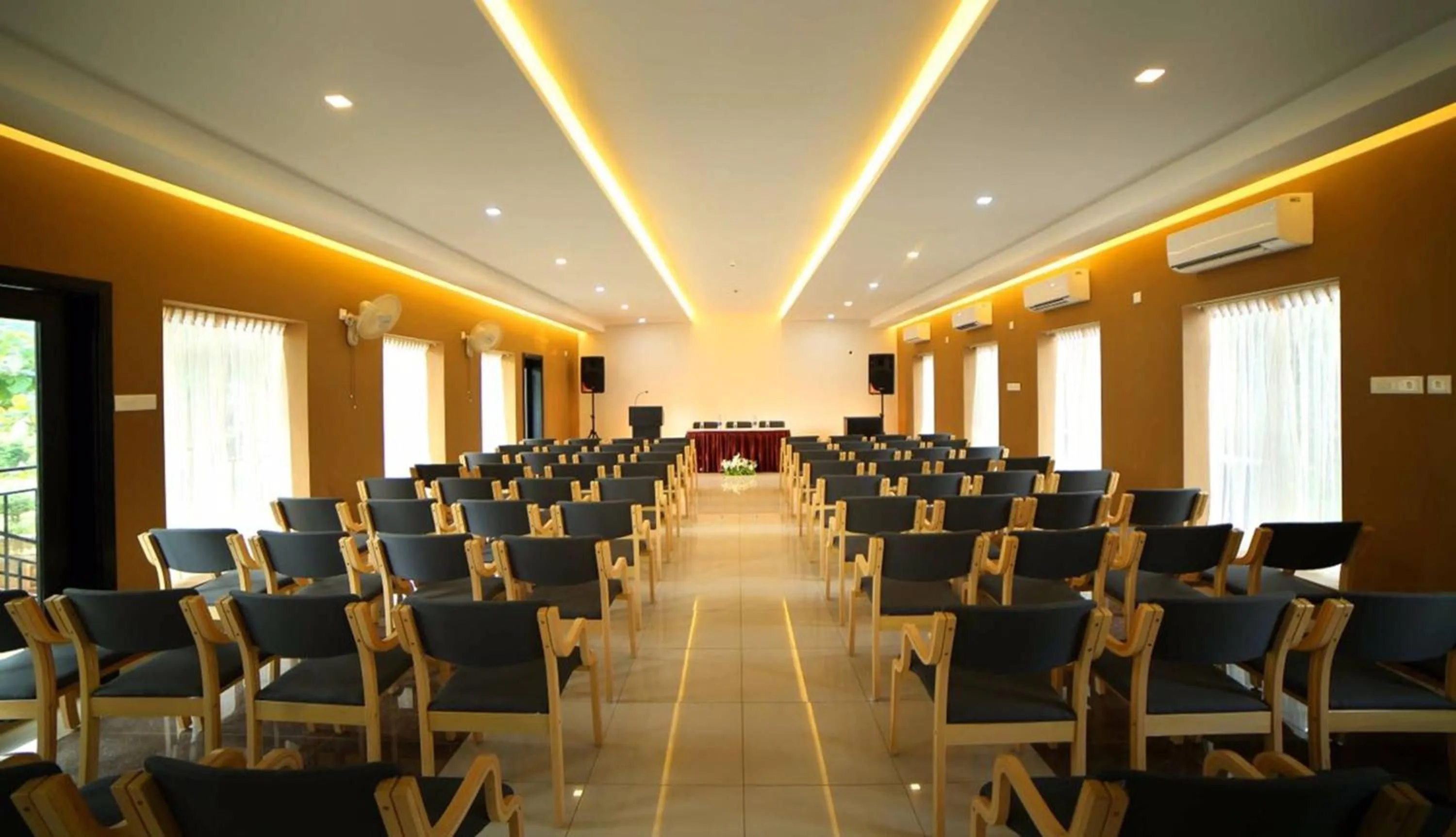 Banquet/Function facilities in Casa Rio Resorts Athirappilly