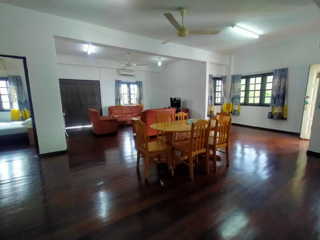 Lumut Titi Panjang Apartment