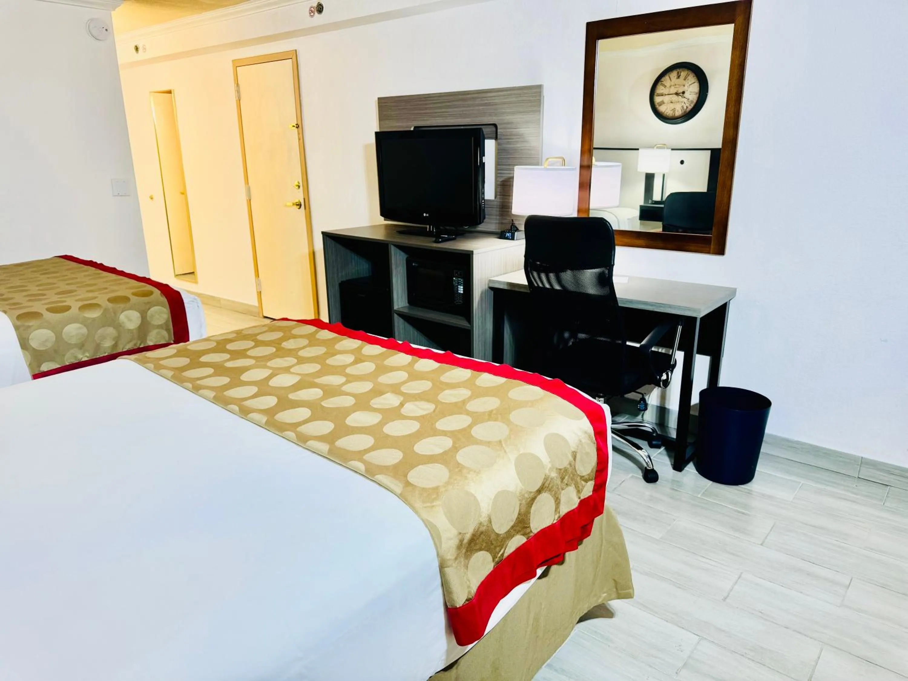 Bed in Ramada by Wyndham Birmingham Airport