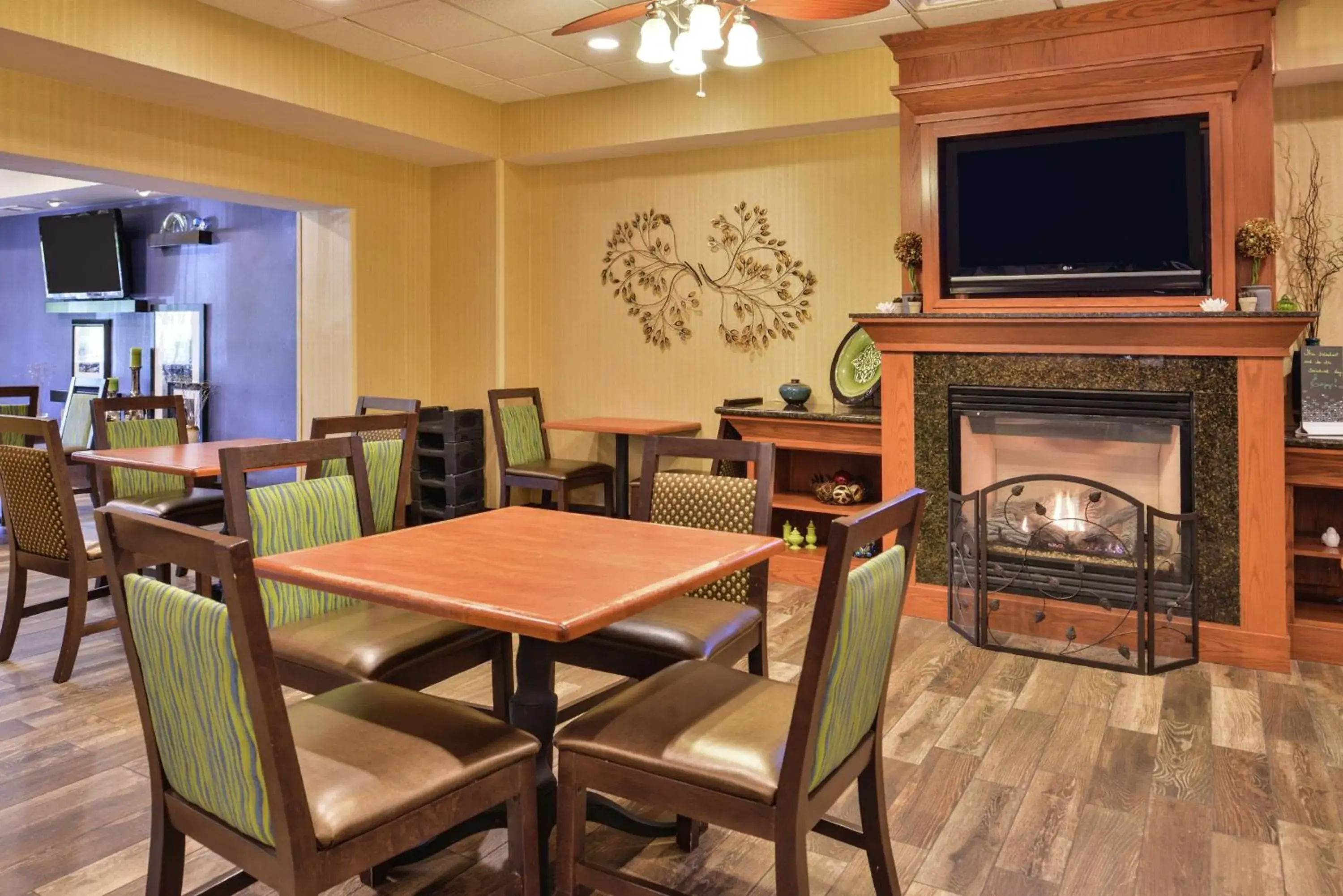 Lobby or reception in Hampton Inn Harrisonburg South Lobby or reception in Hampton Inn Harrisonburg South