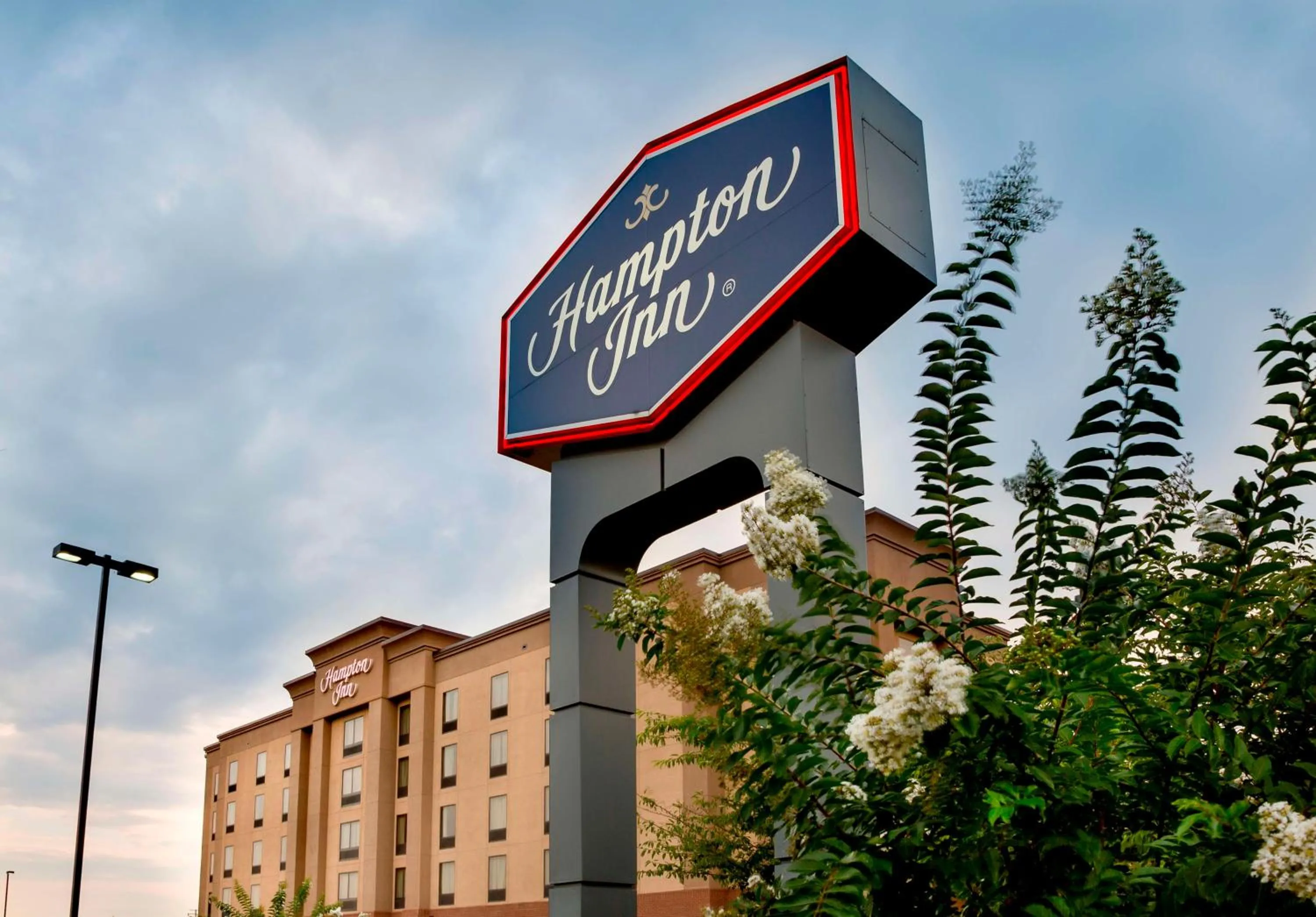 Property building in Hampton Inn Harrisonburg South