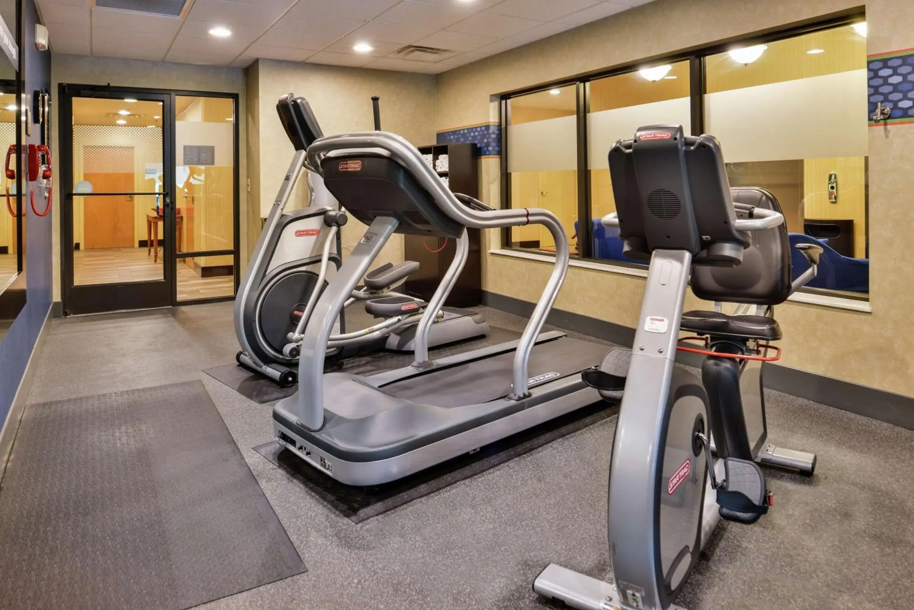 Fitness centre/facilities in Hampton Inn Harrisonburg South Fitness centre/facilities in Hampton Inn Harrisonburg South