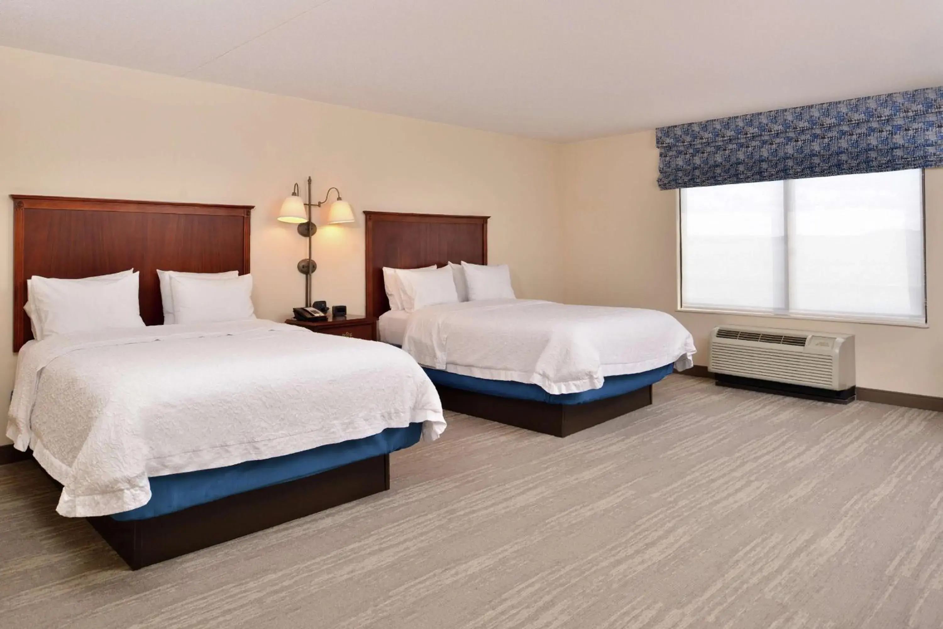 Large Queen Room with Two Queen Beds in Hampton Inn Harrisonburg South Large Queen Room with Two Queen Beds in Hampton Inn Harrisonburg South