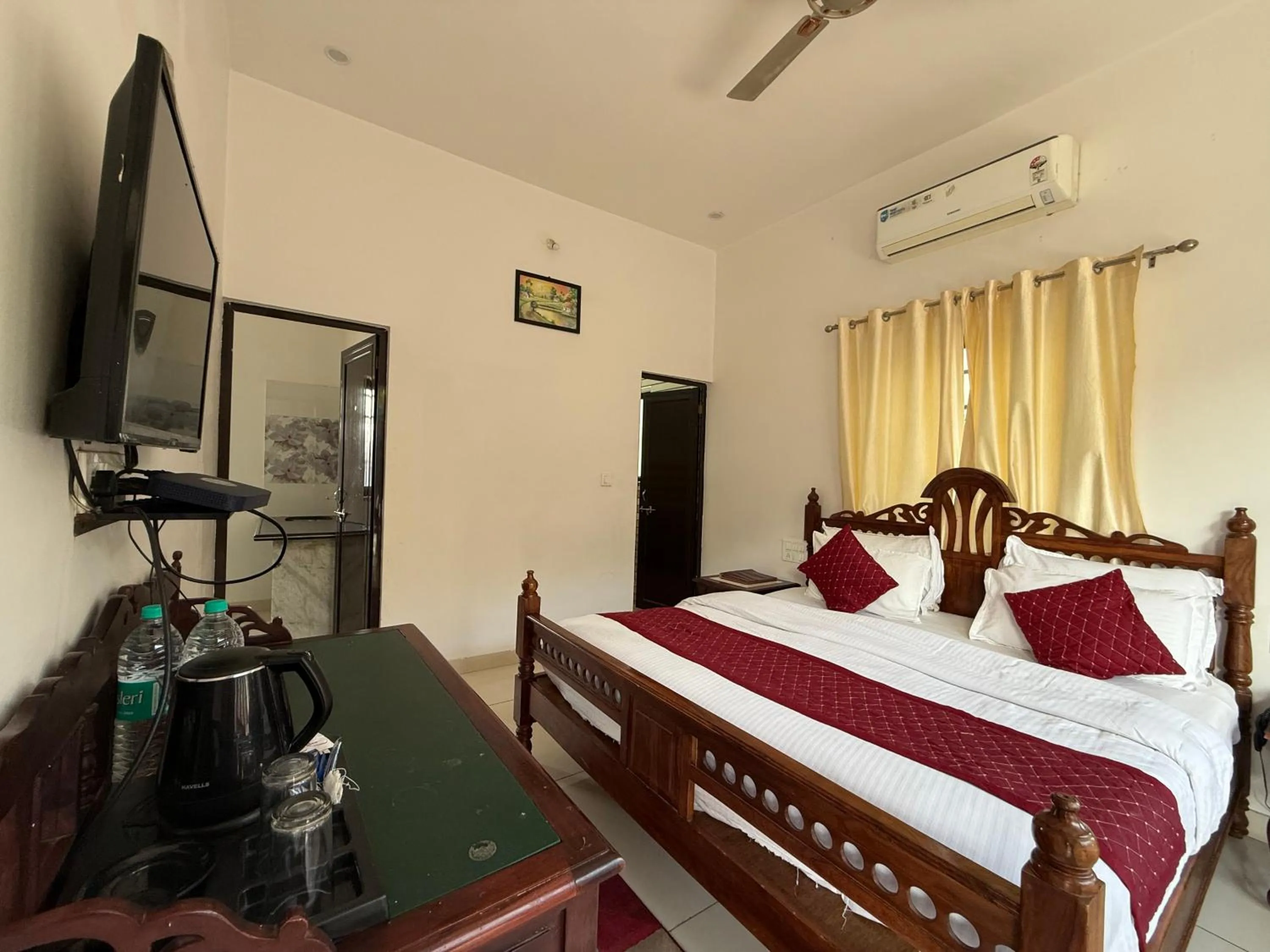 Bed in Hotel Green Heaven Resort