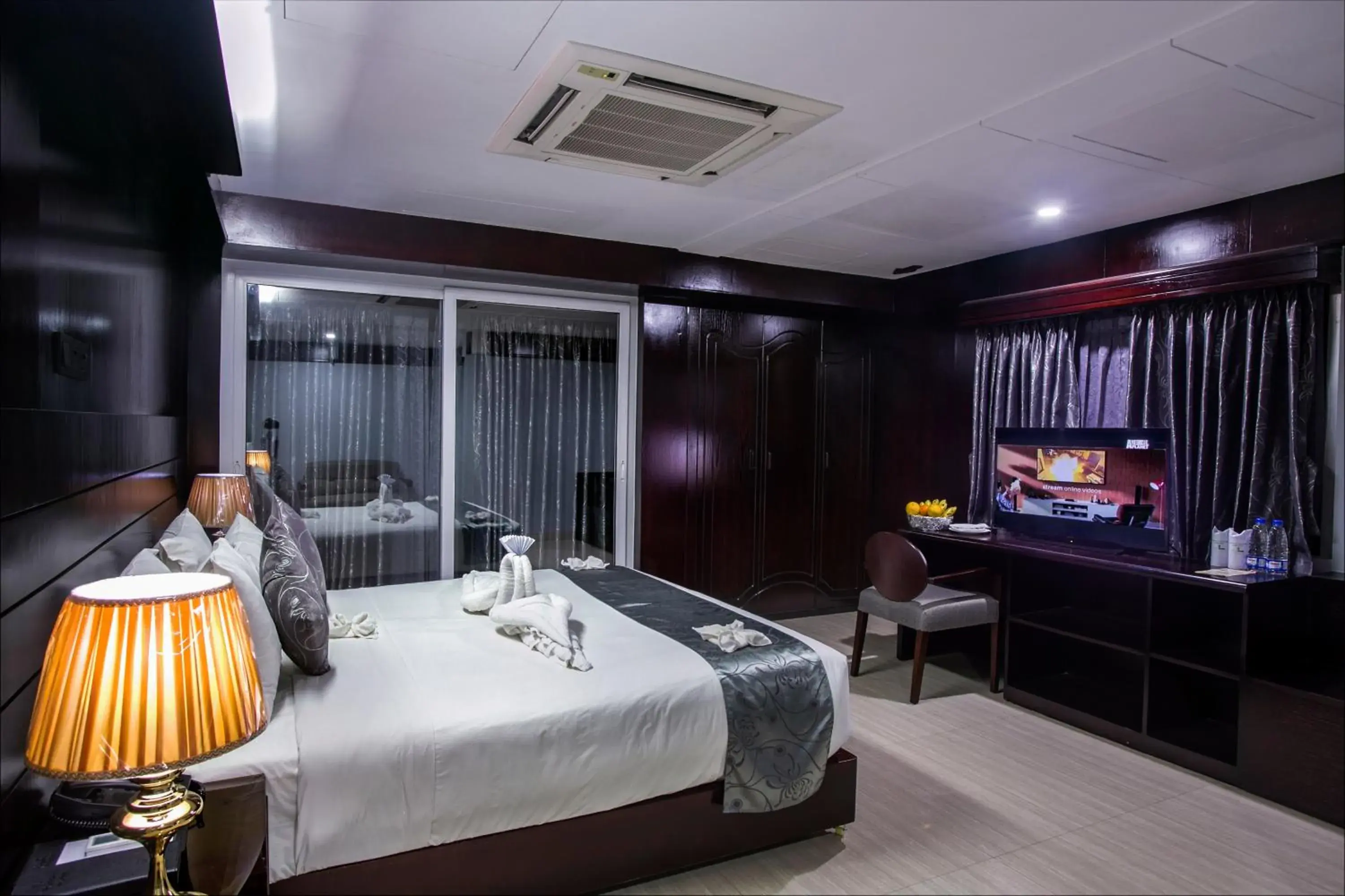 Street view, Bed in Momo Inn Street view, Bed in Momo Inn