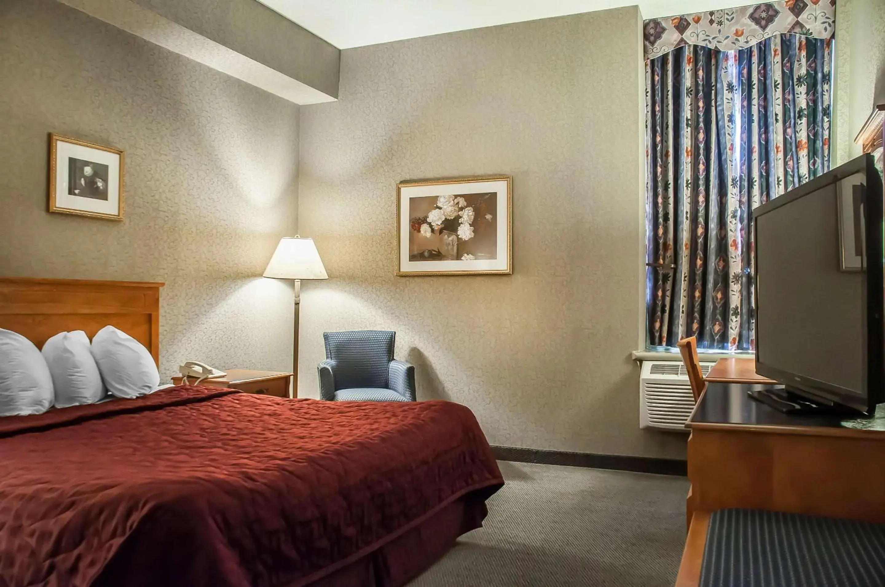 Bedroom, Bed in Comfort Inn Lundy's Lane Bedroom, Bed in Comfort Inn Lundy's Lane