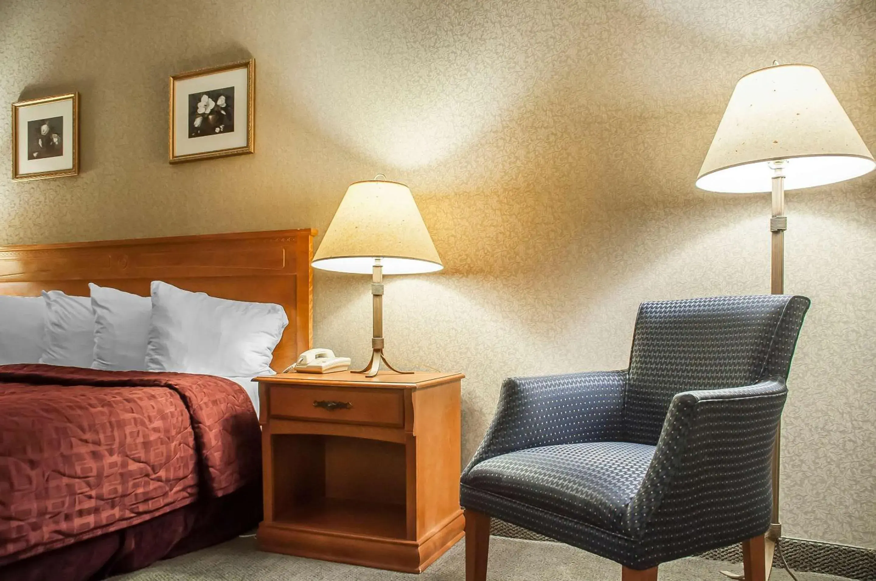 Bedroom, Bed in Comfort Inn Lundy's Lane Bedroom, Bed in Comfort Inn Lundy's Lane