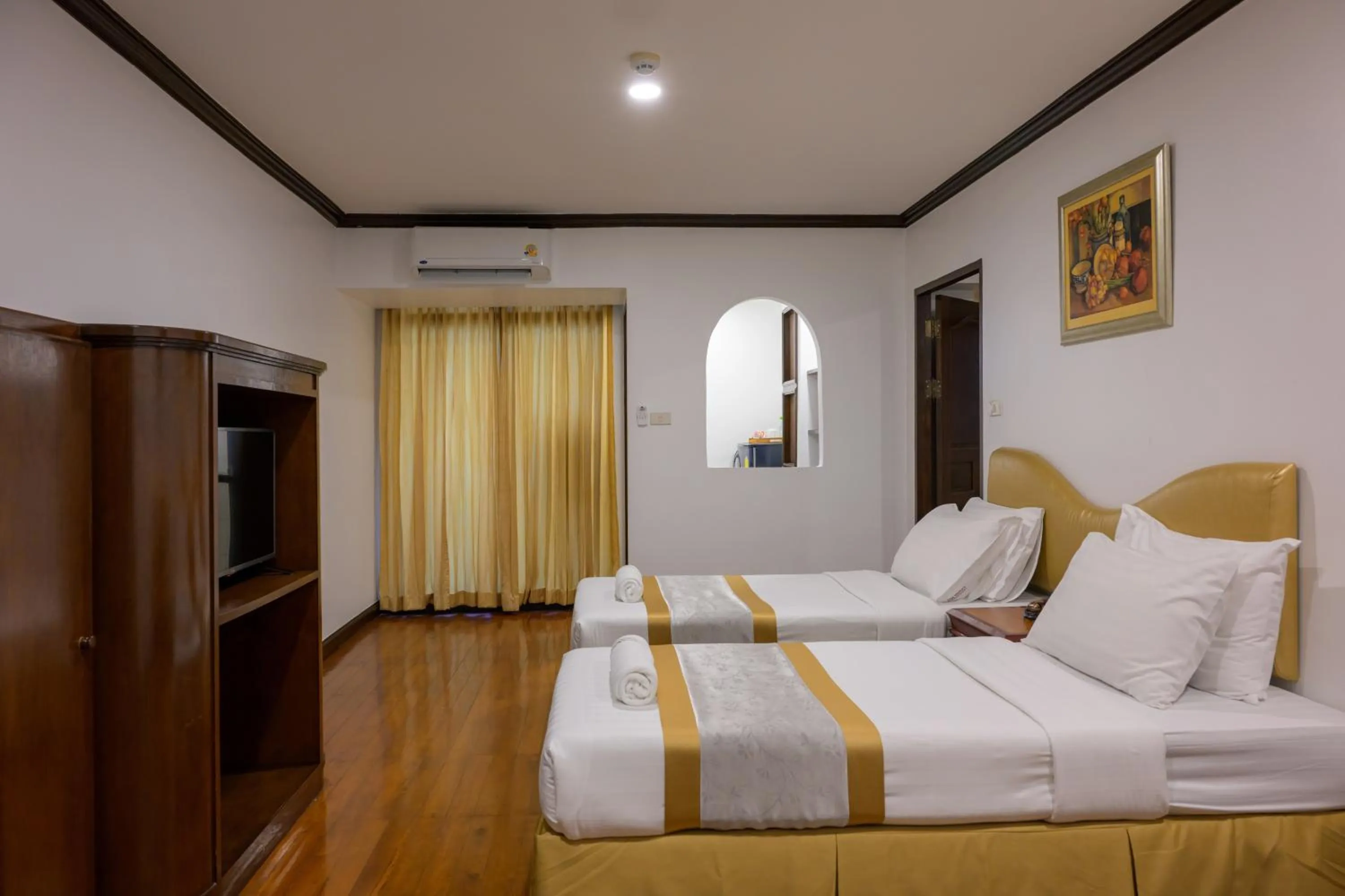 Bedroom, Bed in The Victory Residences Bangkok