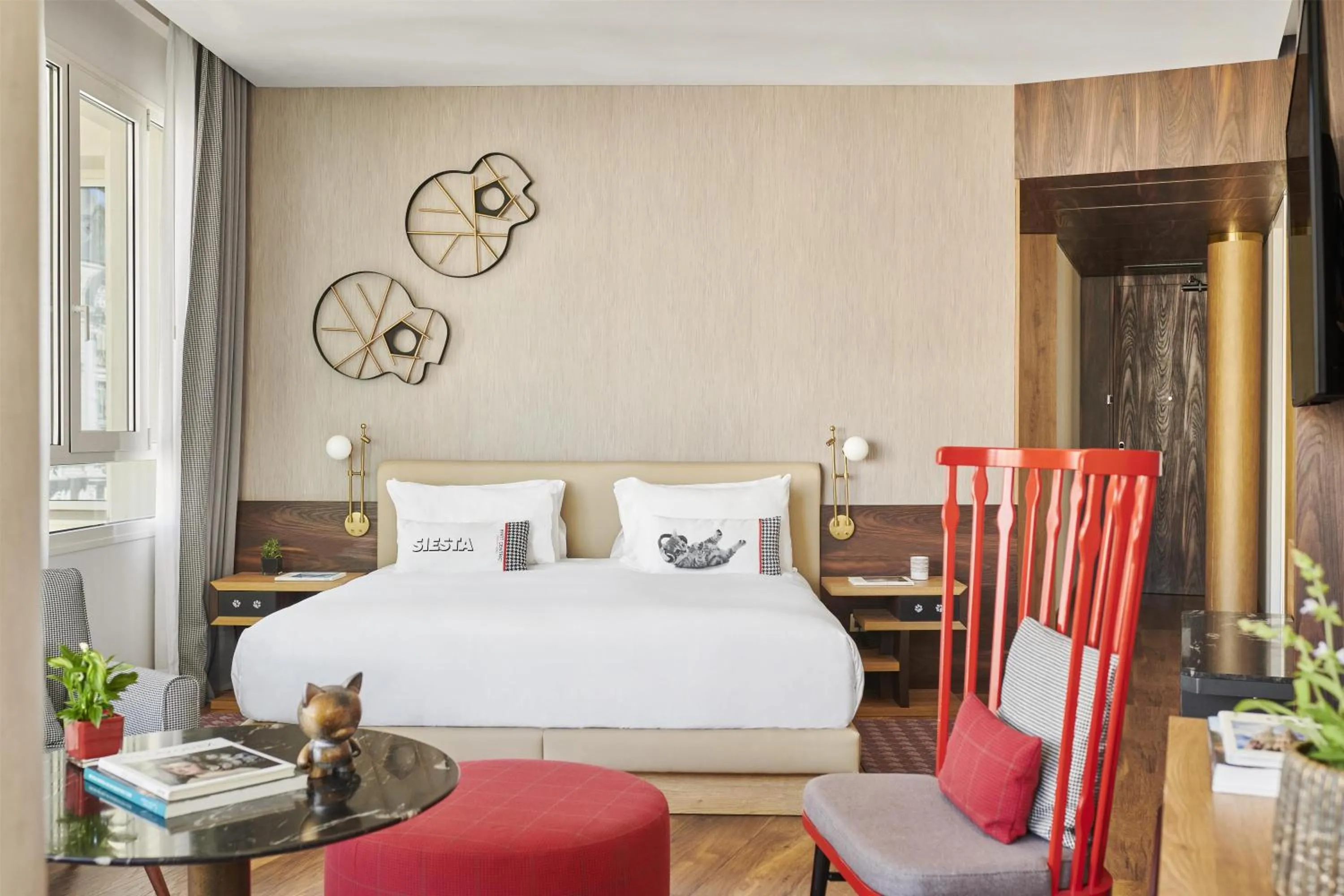 Photo of the whole room, Bed in Hyatt Centric Gran Via Madrid