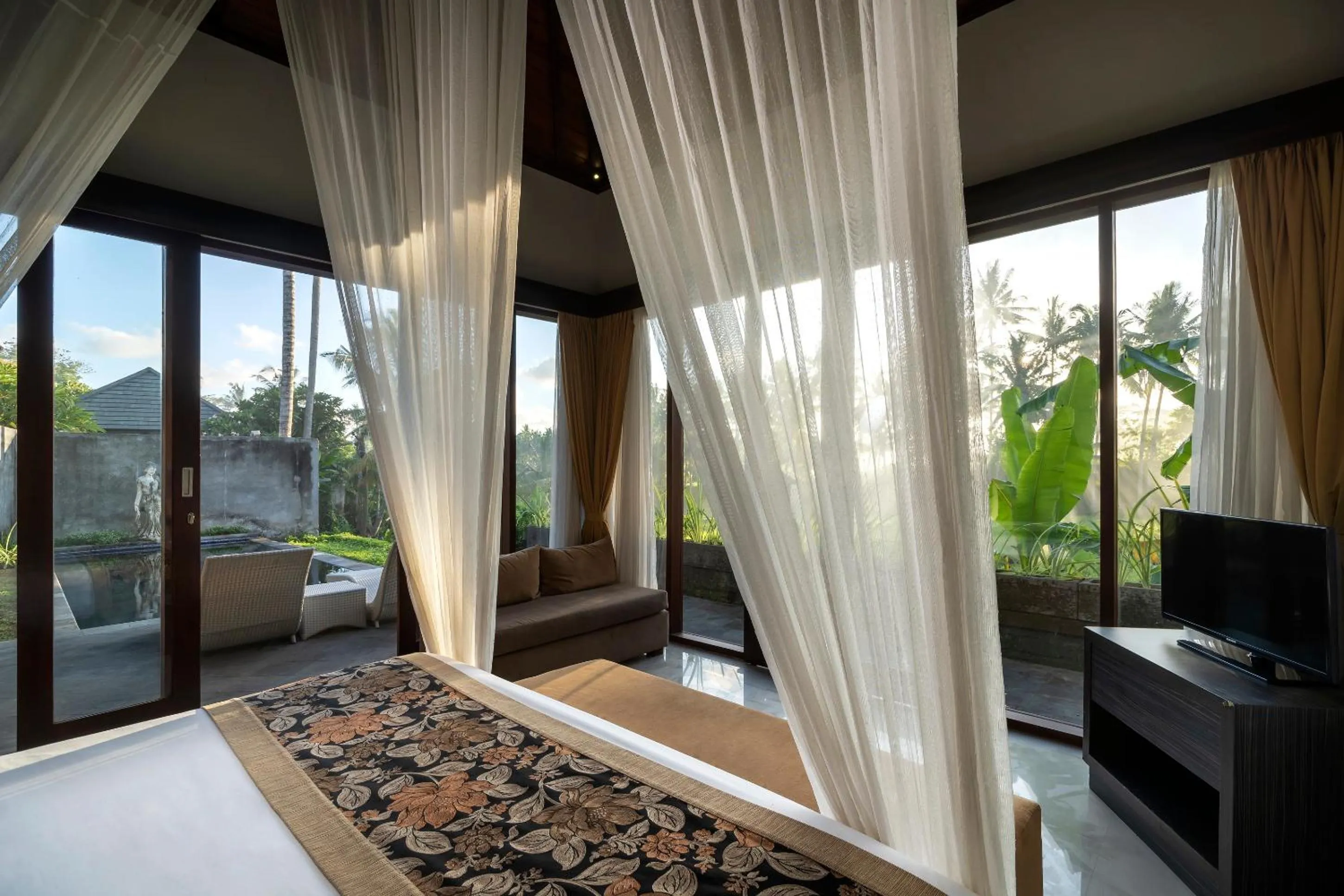 TV and multimedia, Bed in Amatara Agung Raka