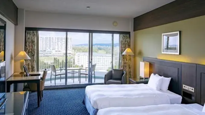 Bed in Okinawa Kariyushi Beach Resort Ocean Spa Bed in Okinawa Kariyushi Beach Resort Ocean Spa
