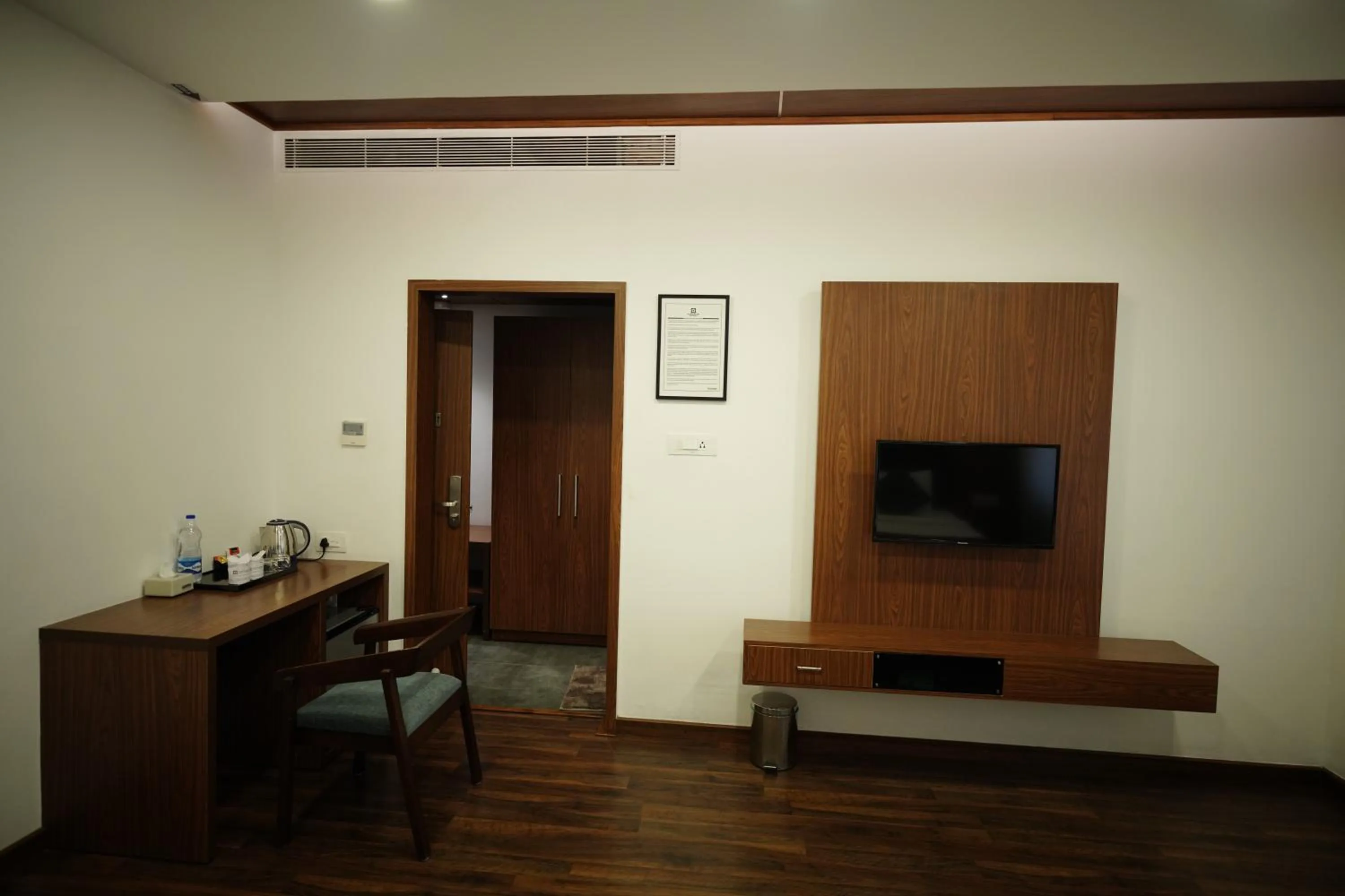 Coffee/tea facilities in Four N Square Residency