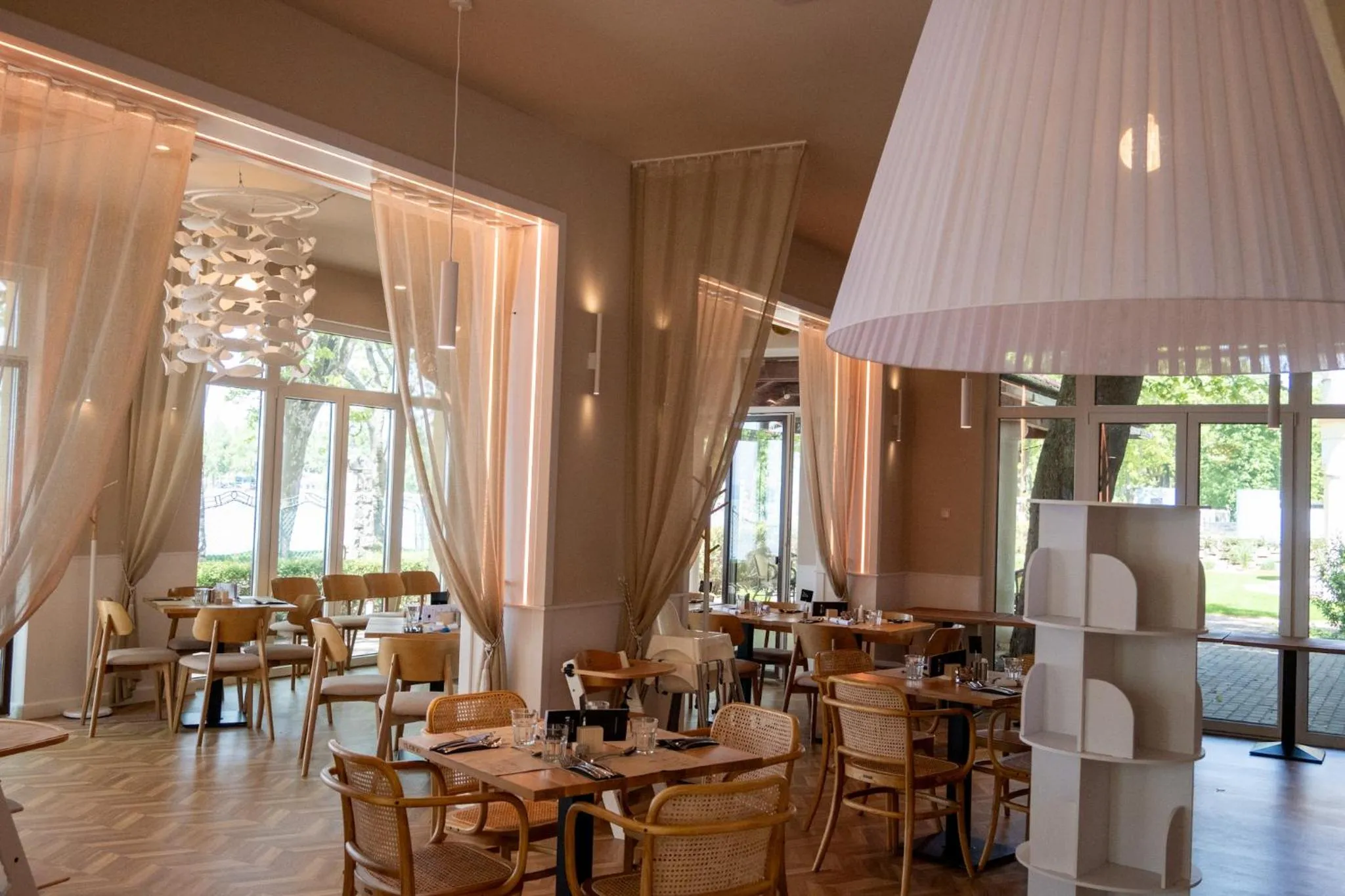 Restaurant/places to eat in Hotel Anna Villa