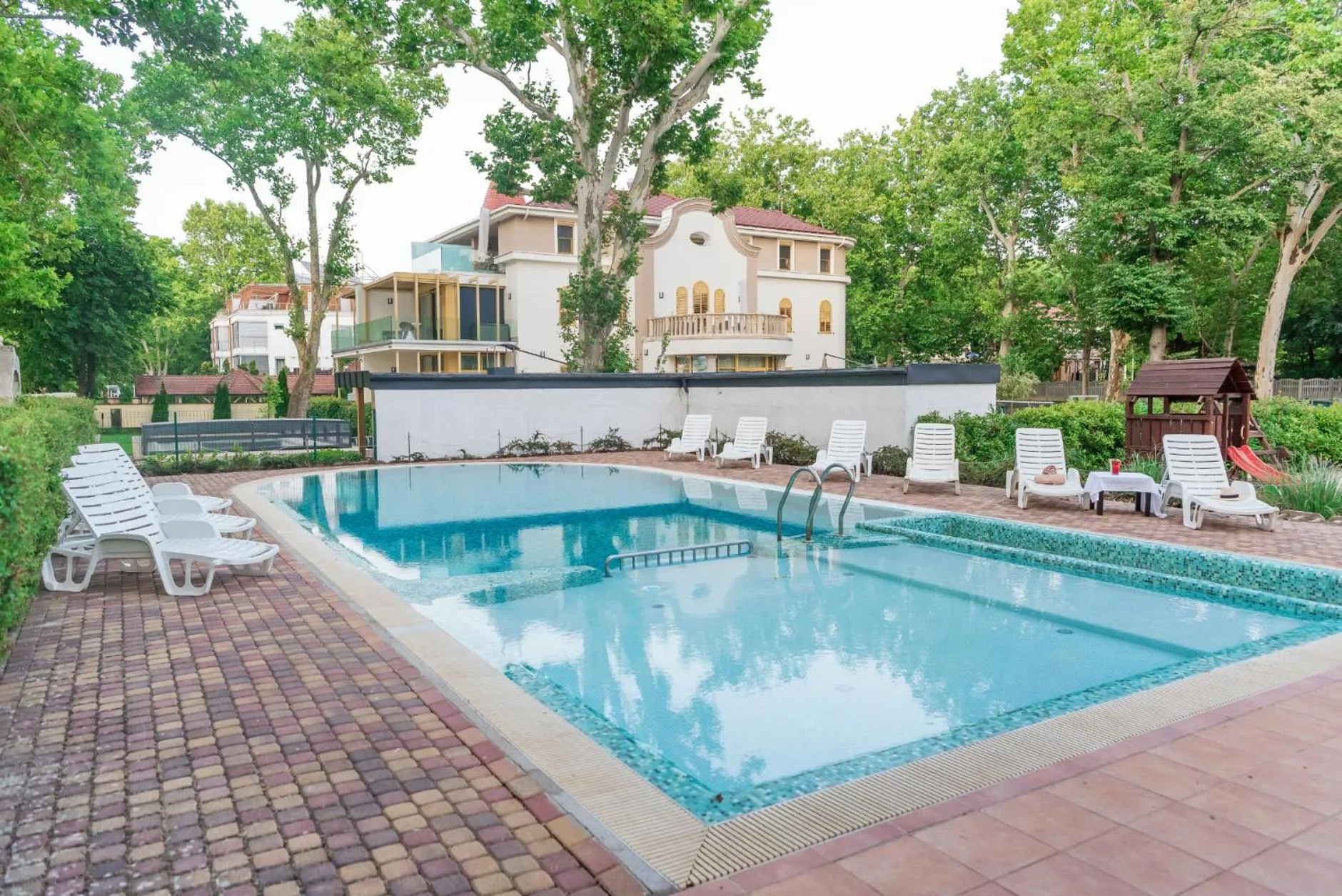 Swimming pool in Hotel Anna Villa