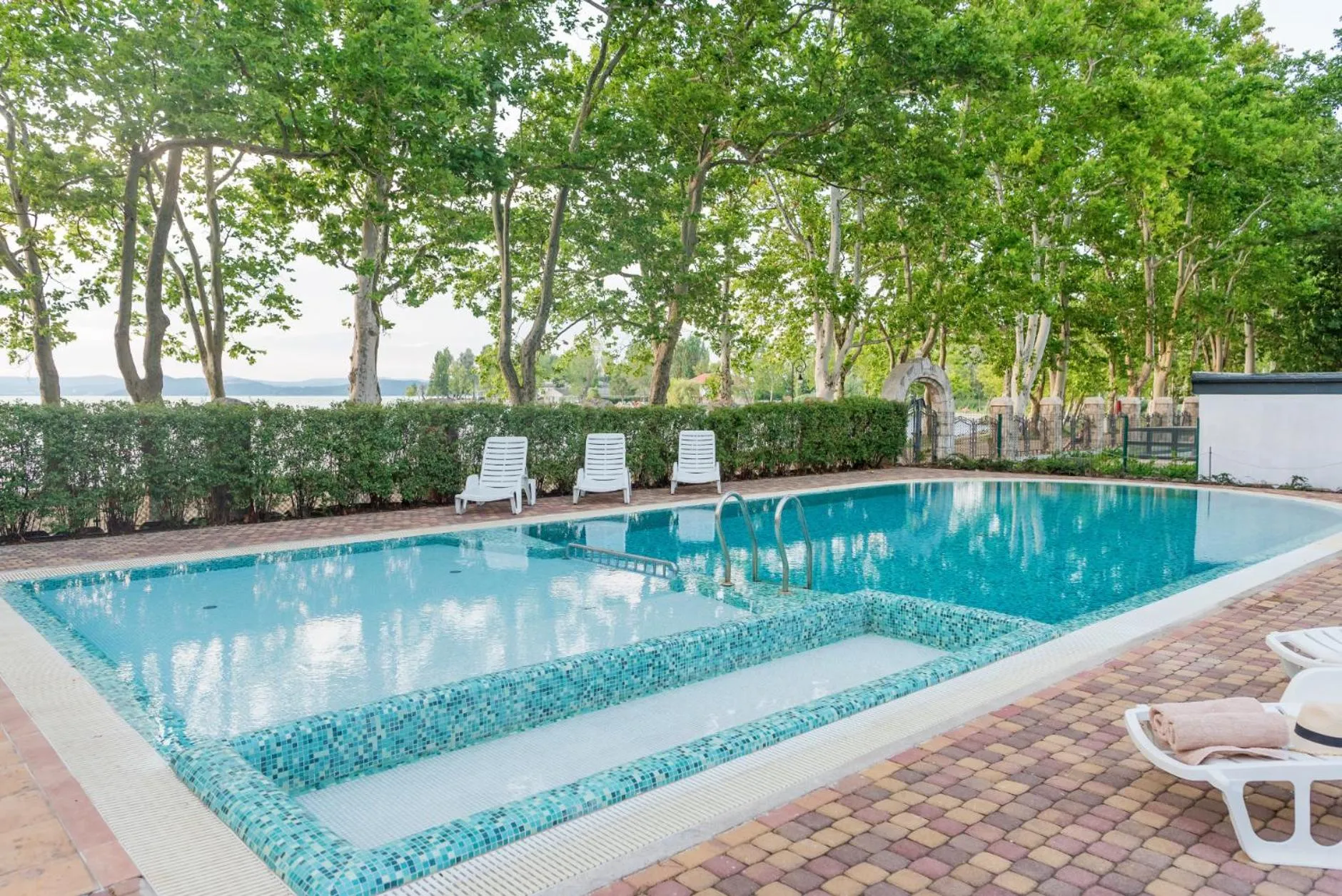 Swimming pool in Hotel Anna Villa