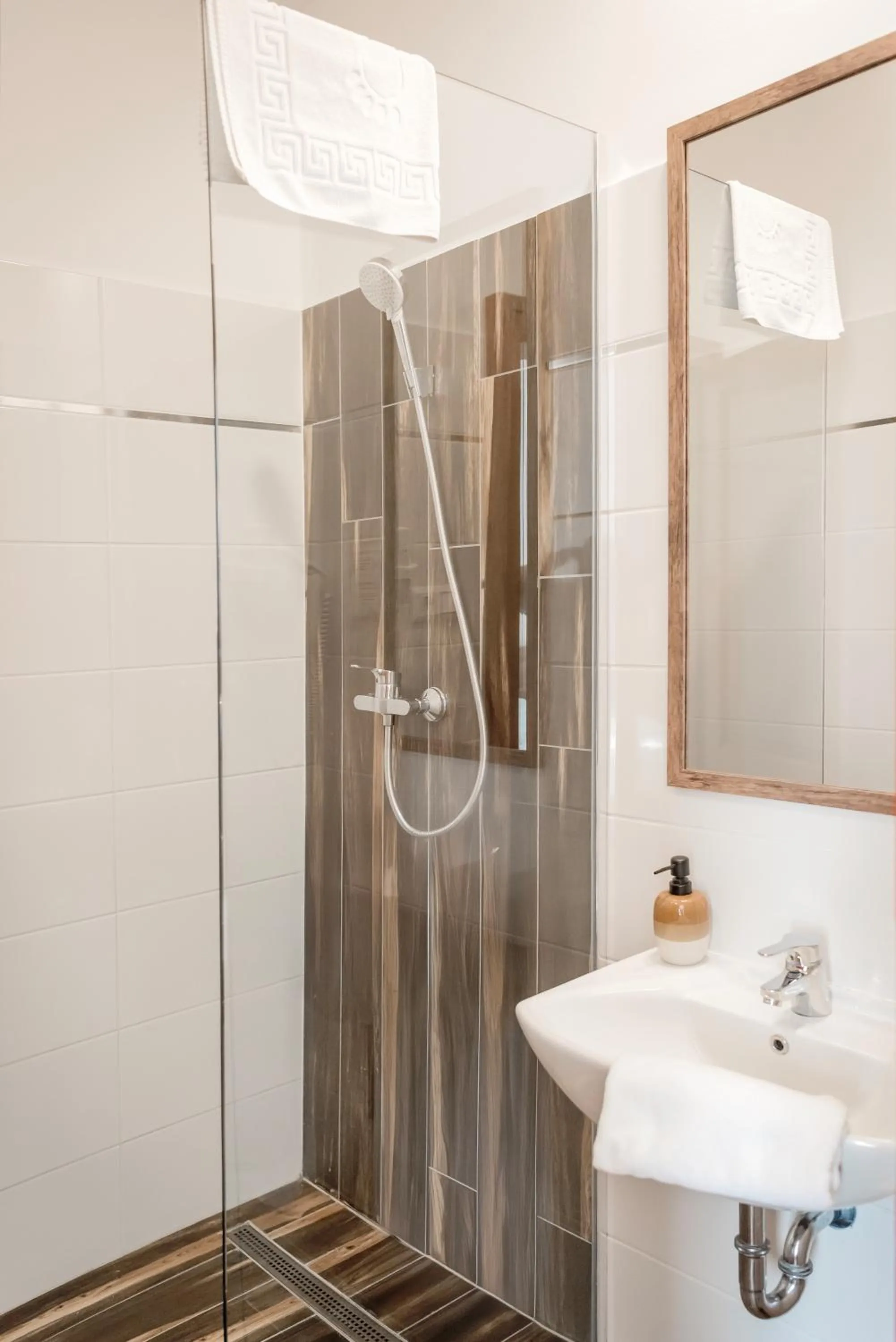 Shower in Hotel Anna Villa