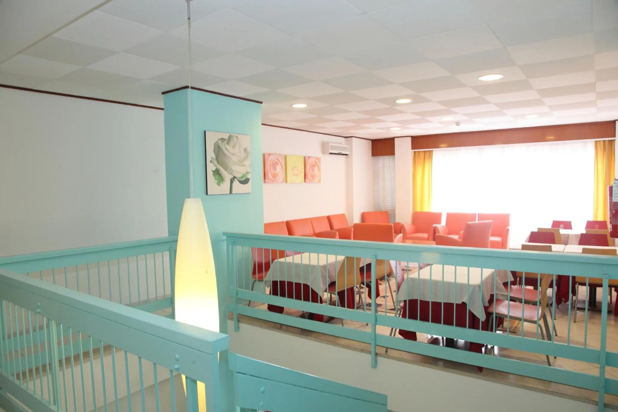 Restaurant/places to eat in Hotel Regina