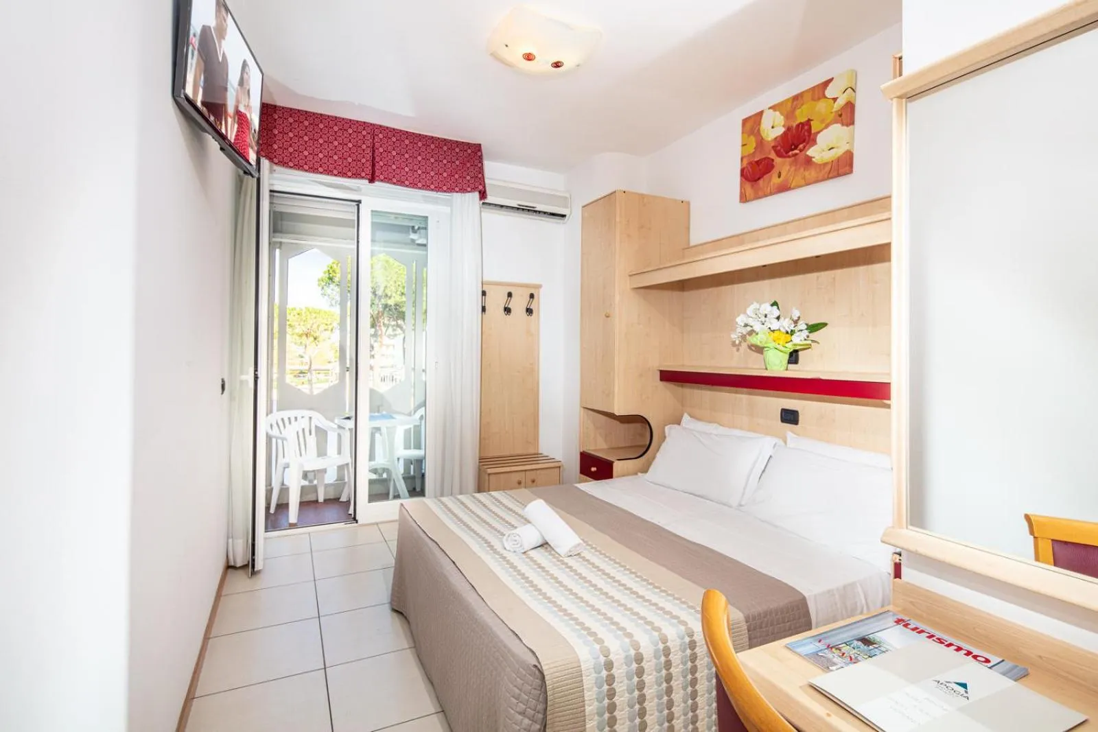 Photo of the whole room, Bed in Hotel Regina