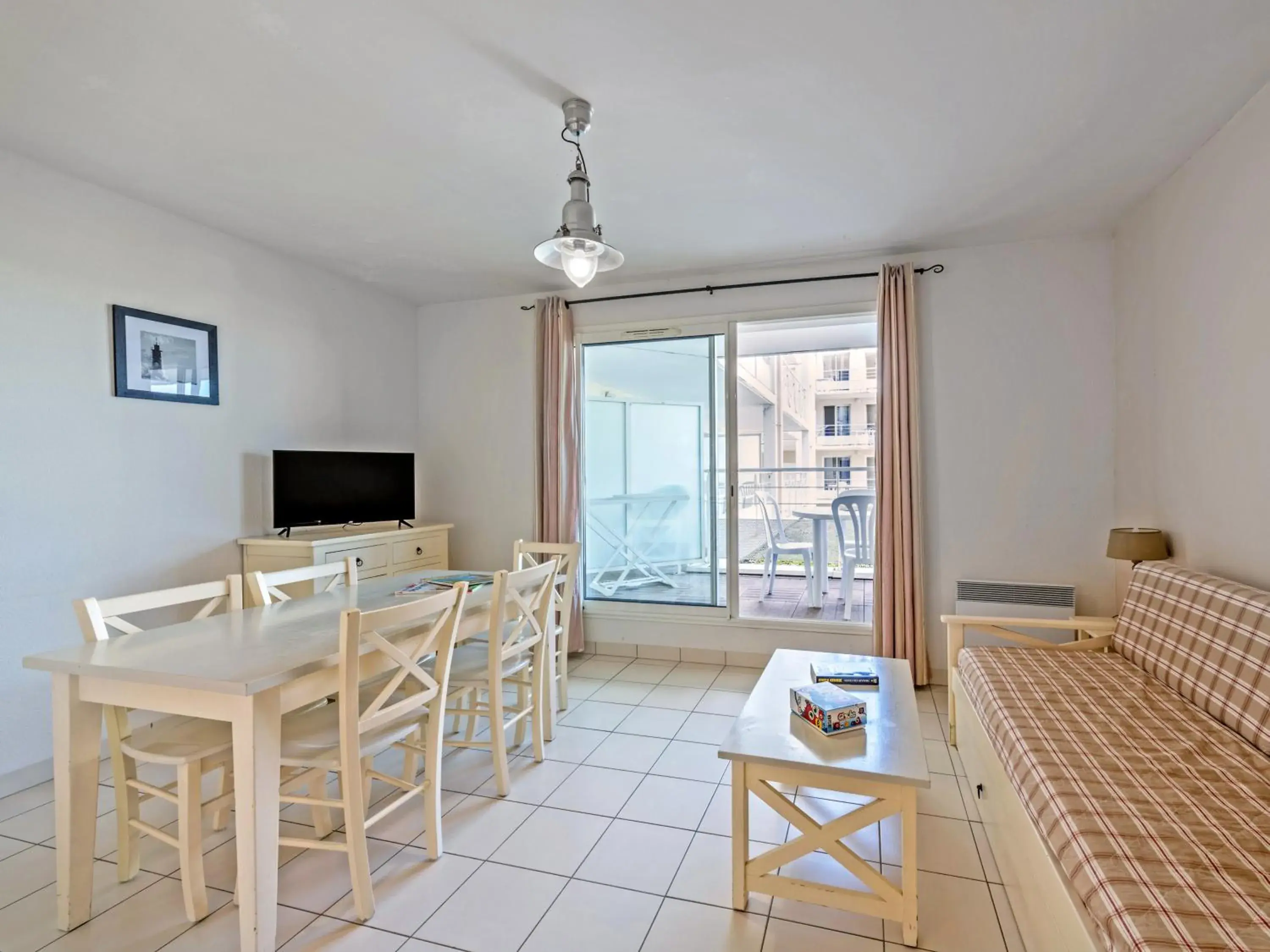 Seating area in Vacancéole - Le Domaine de Bertheaume Seating area in Vacancéole - Le Domaine de Bertheaume