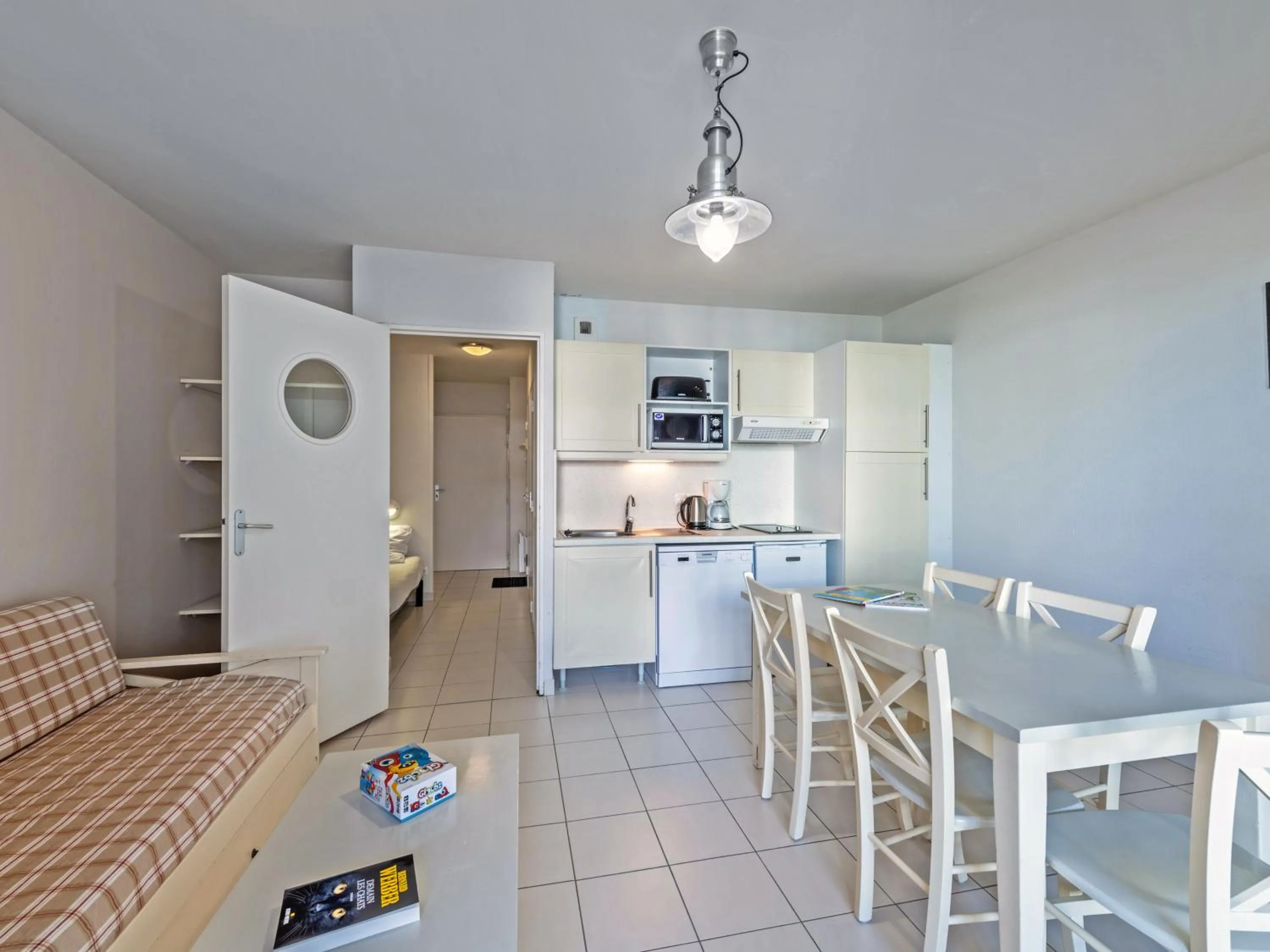 Kitchen or kitchenette in Vacancéole - Le Domaine de Bertheaume