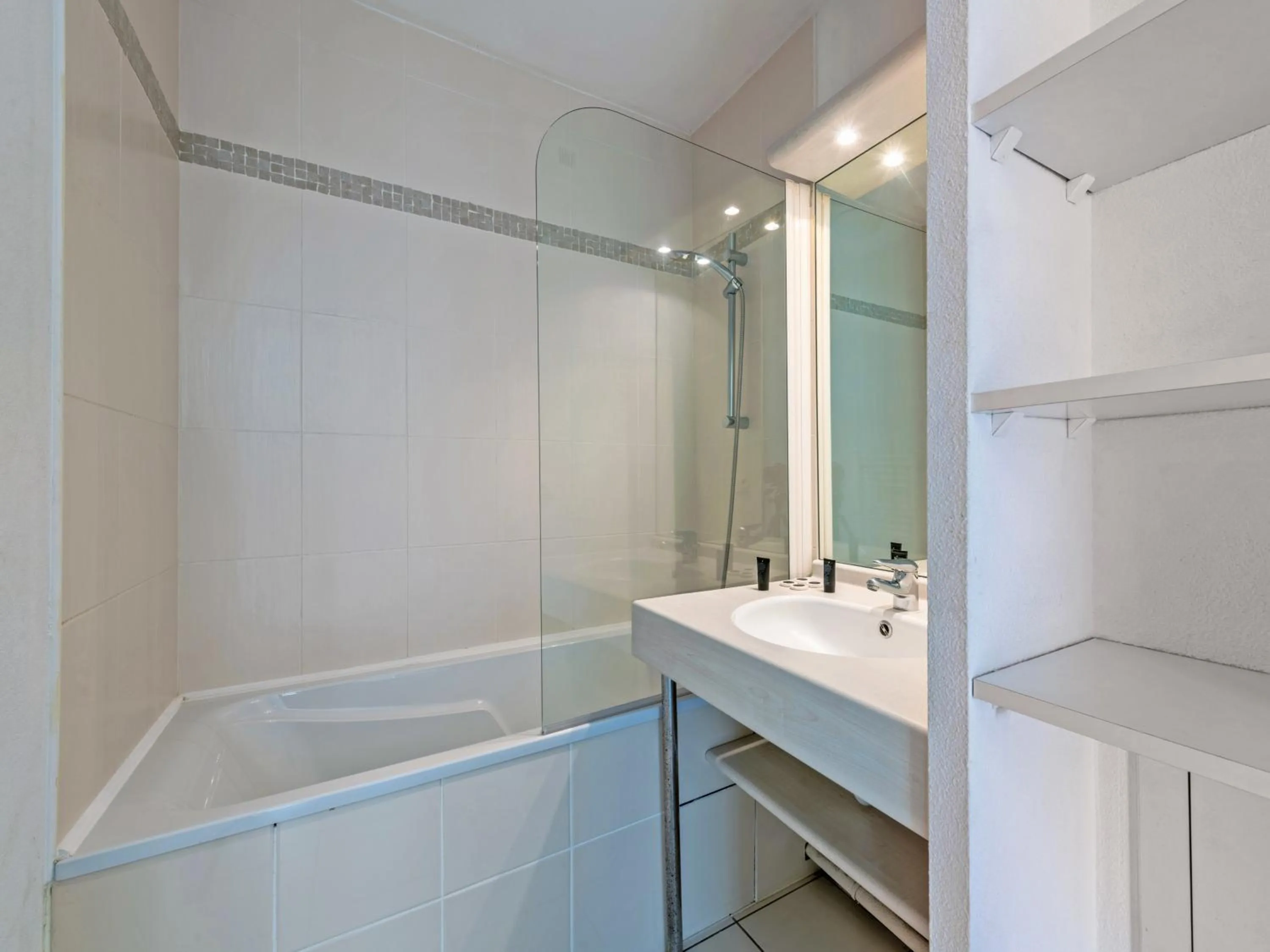 Bathroom in Vacancéole - Le Domaine de Bertheaume