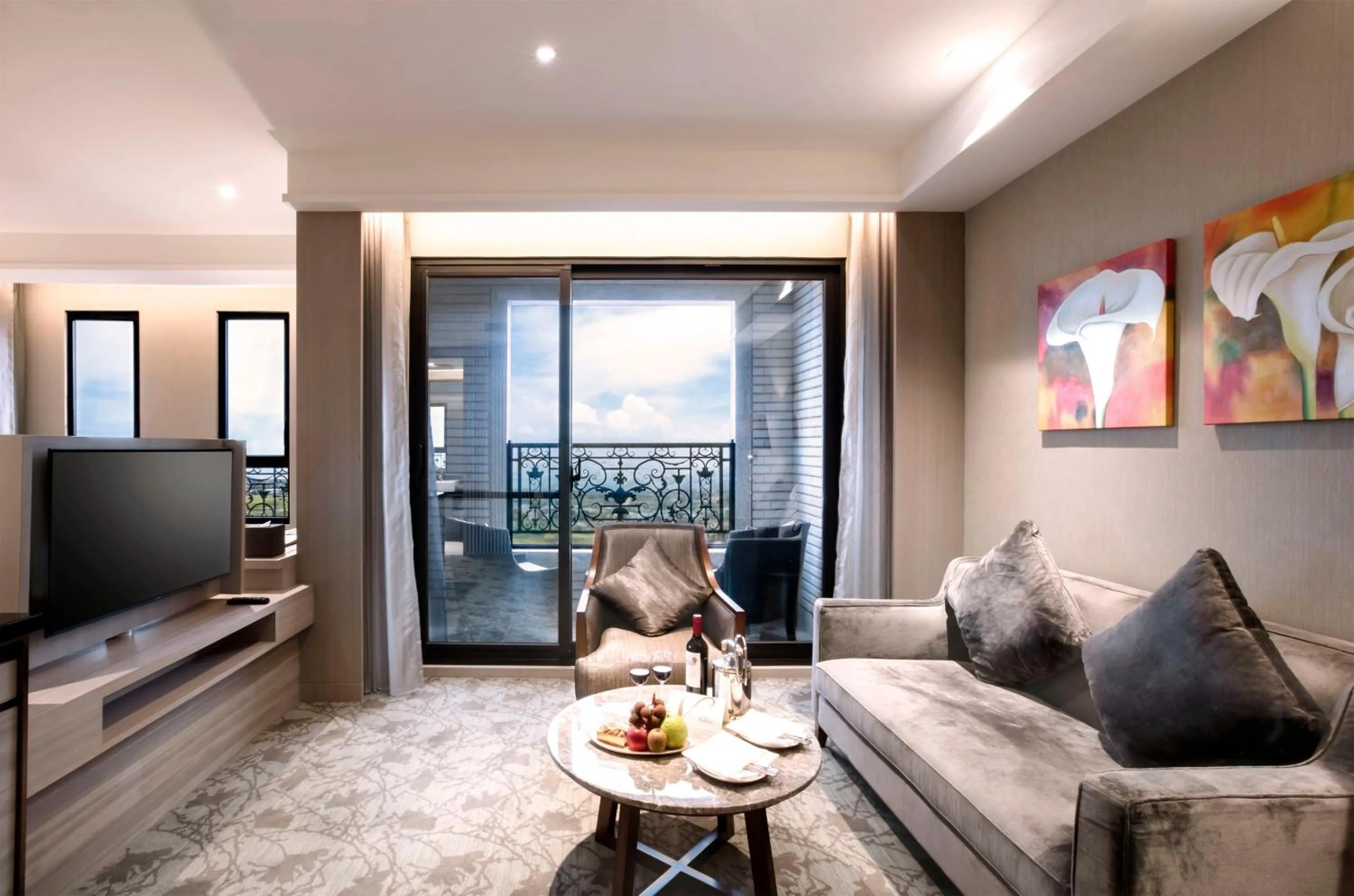 TV and multimedia in Hotel Valletta