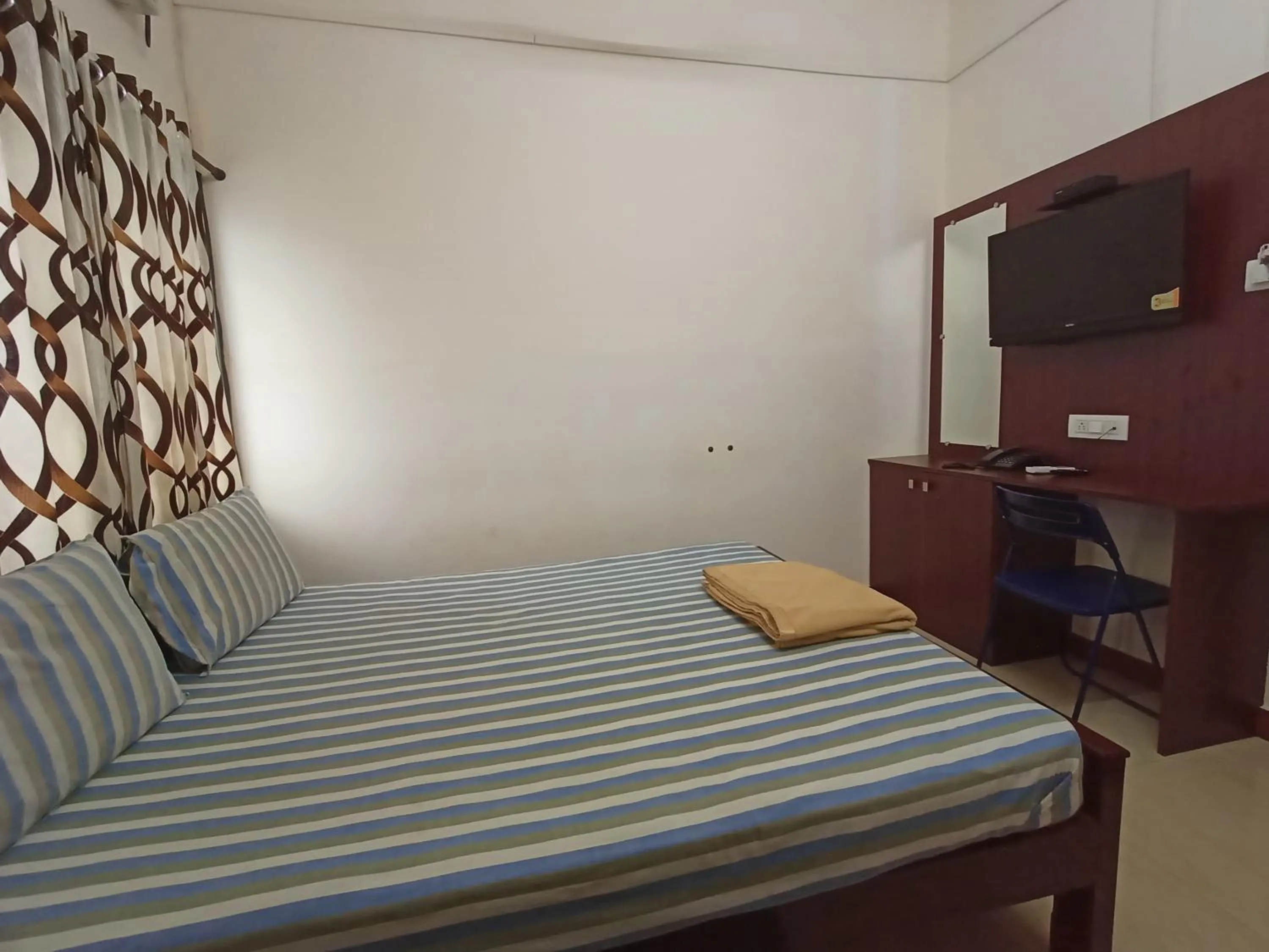 Bed in Aditya Residency