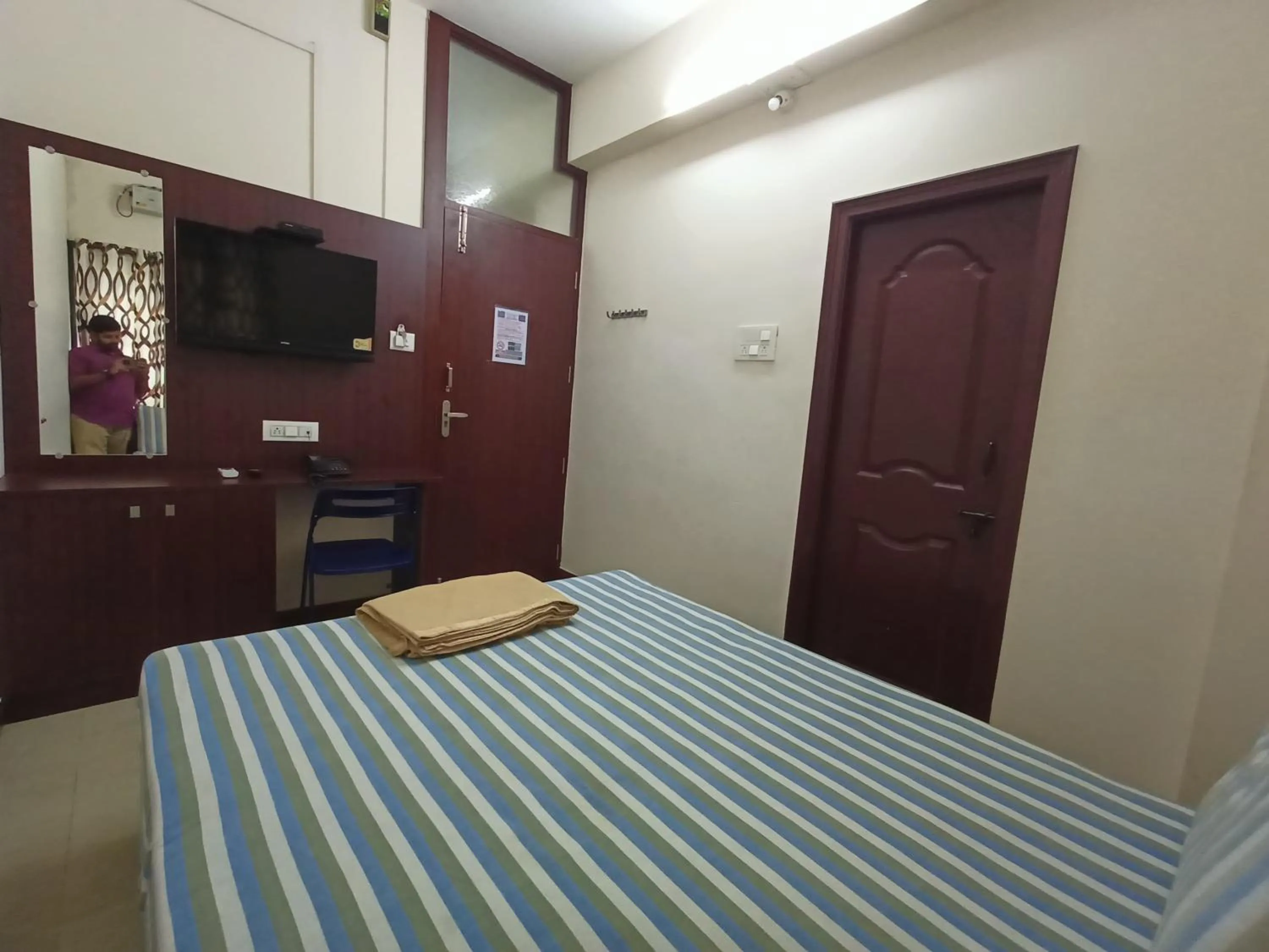 Bed in Aditya Residency