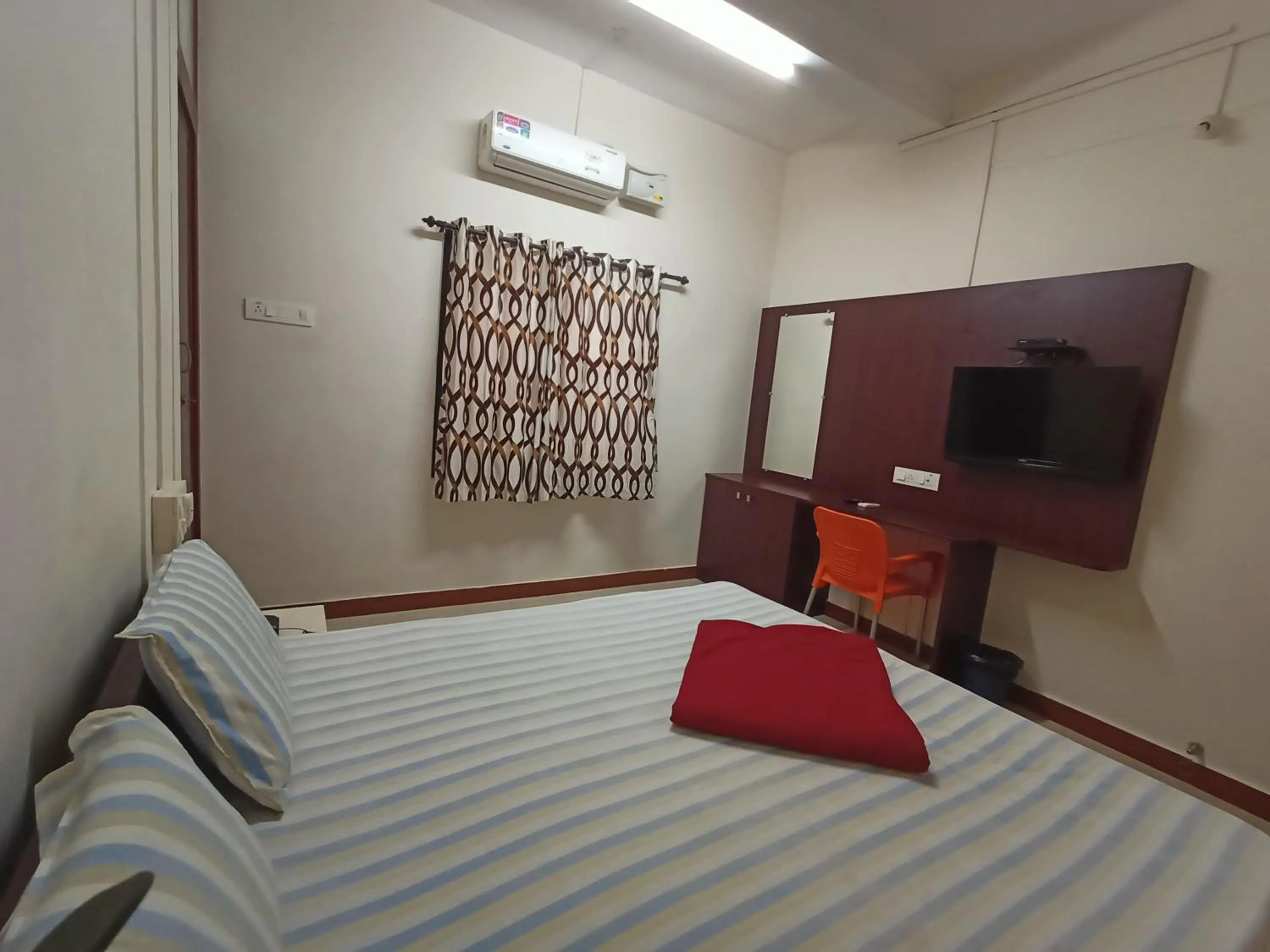Bed in Aditya Residency