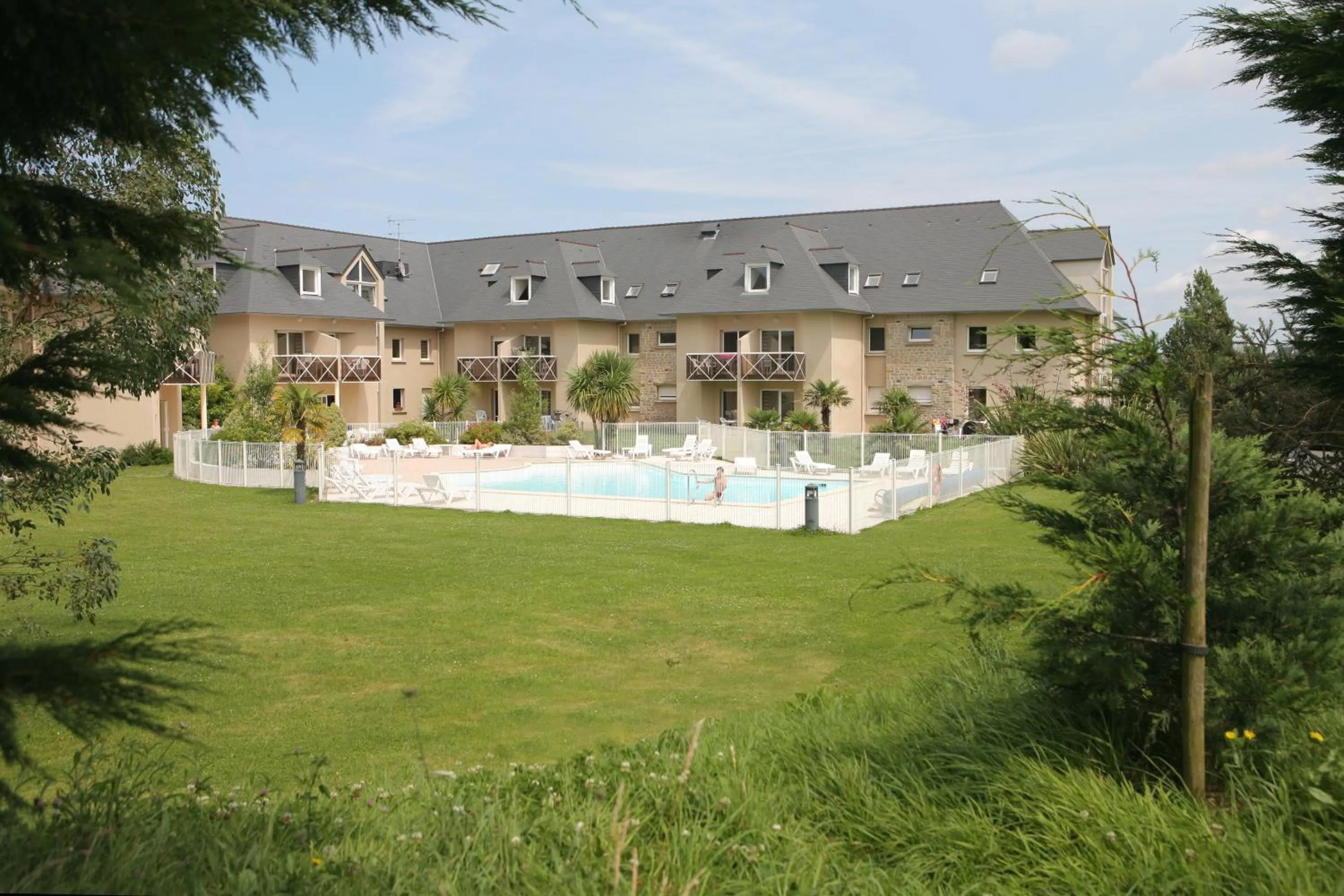 Facade/entrance in Résidence Néméa Kermael
