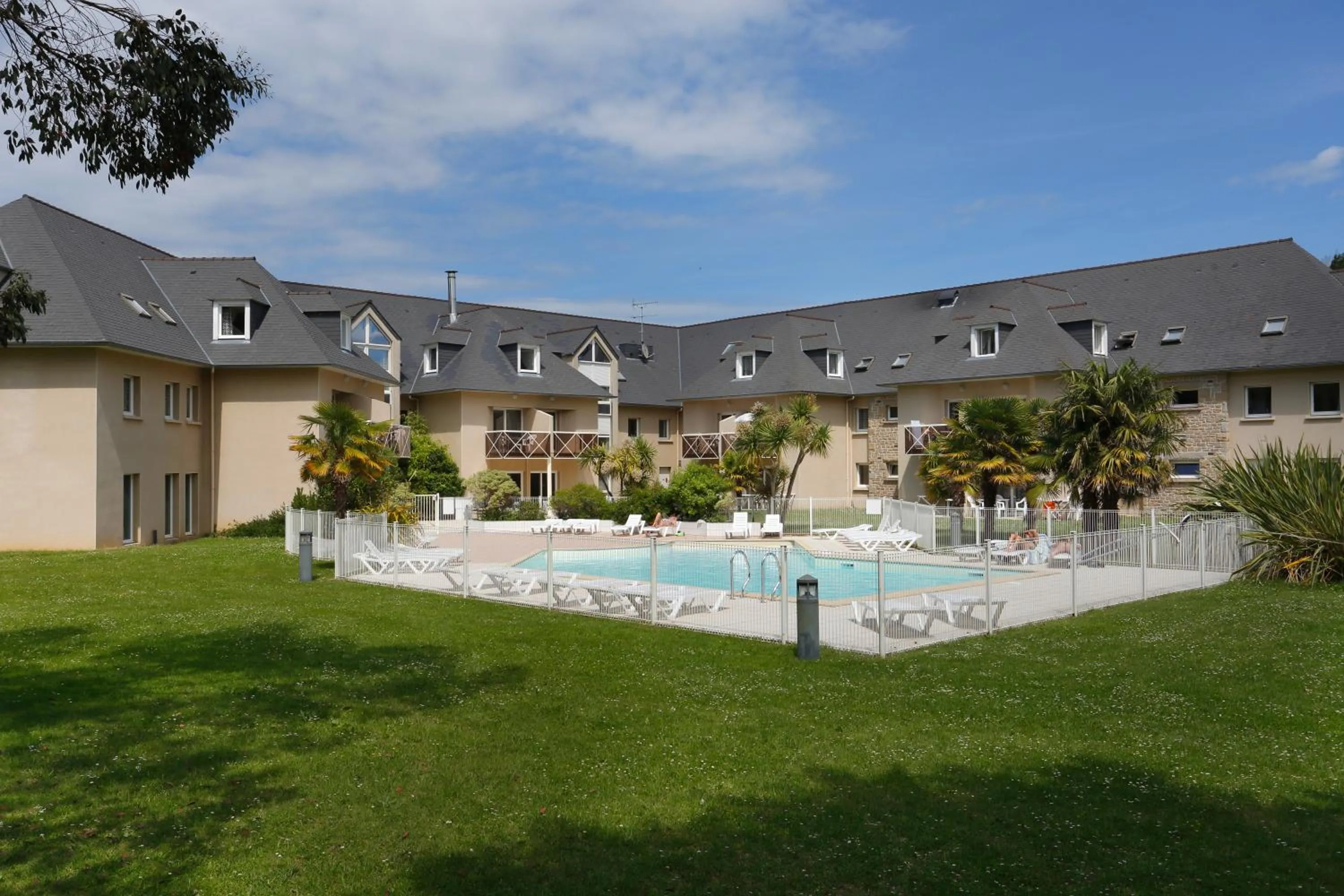 Facade/entrance in Résidence Néméa Kermael