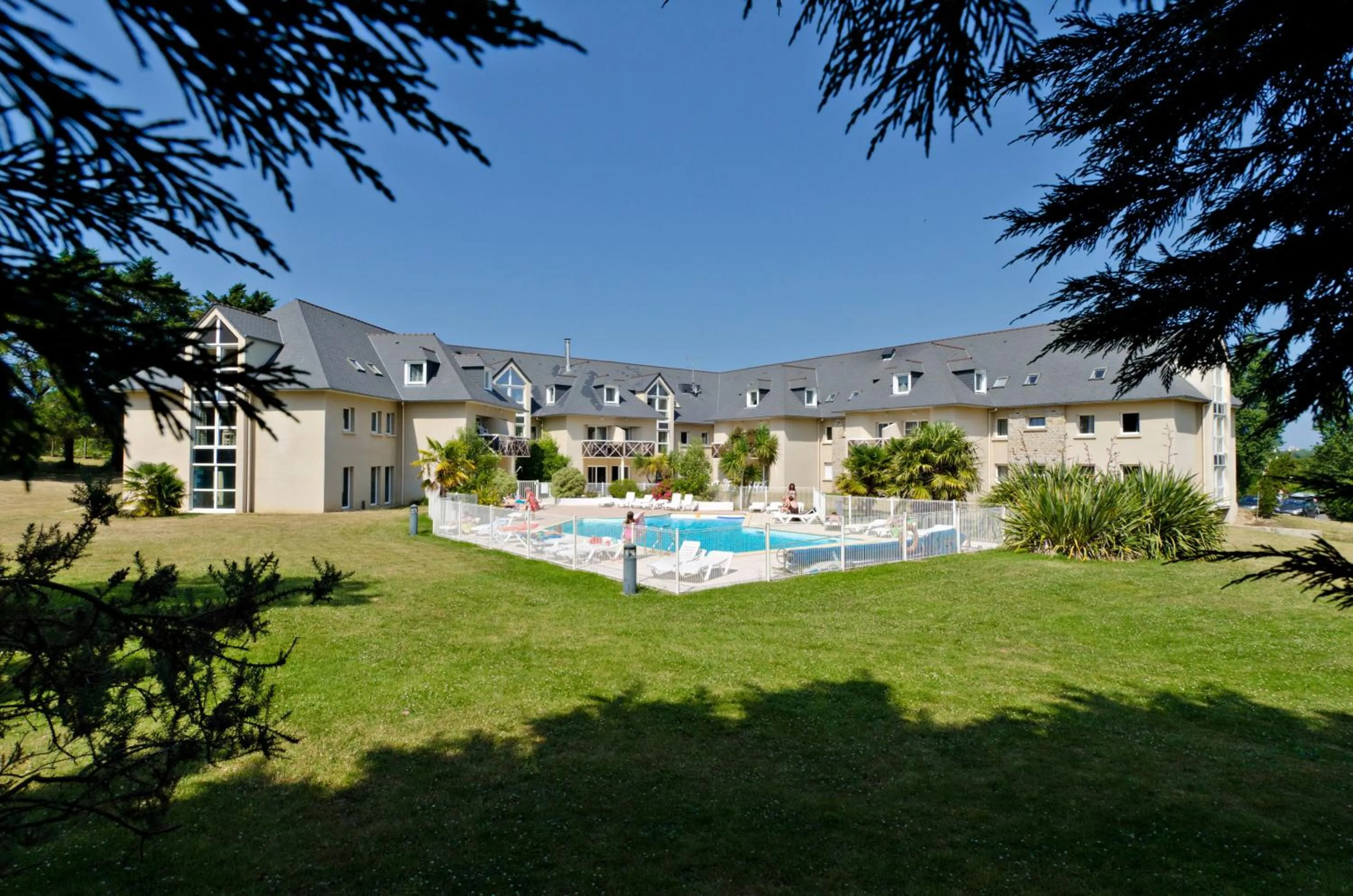 Facade/entrance in Résidence Néméa Kermael