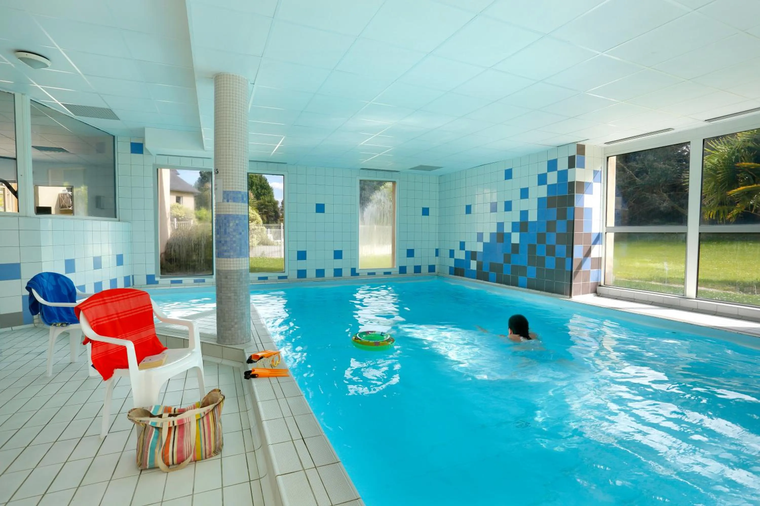 Swimming pool in Résidence Néméa Kermael