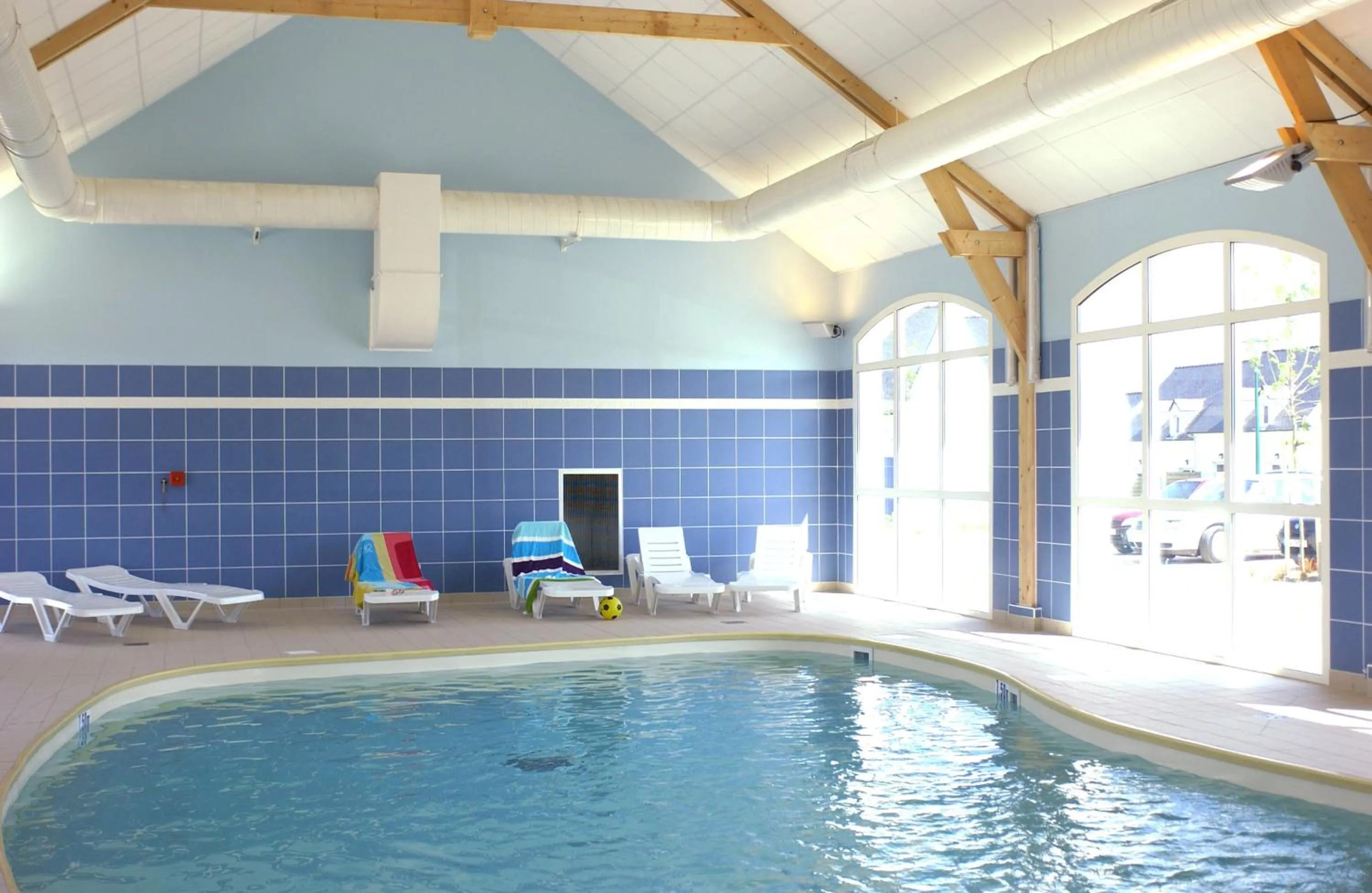 Swimming pool in Résidence Néméa Les Roches