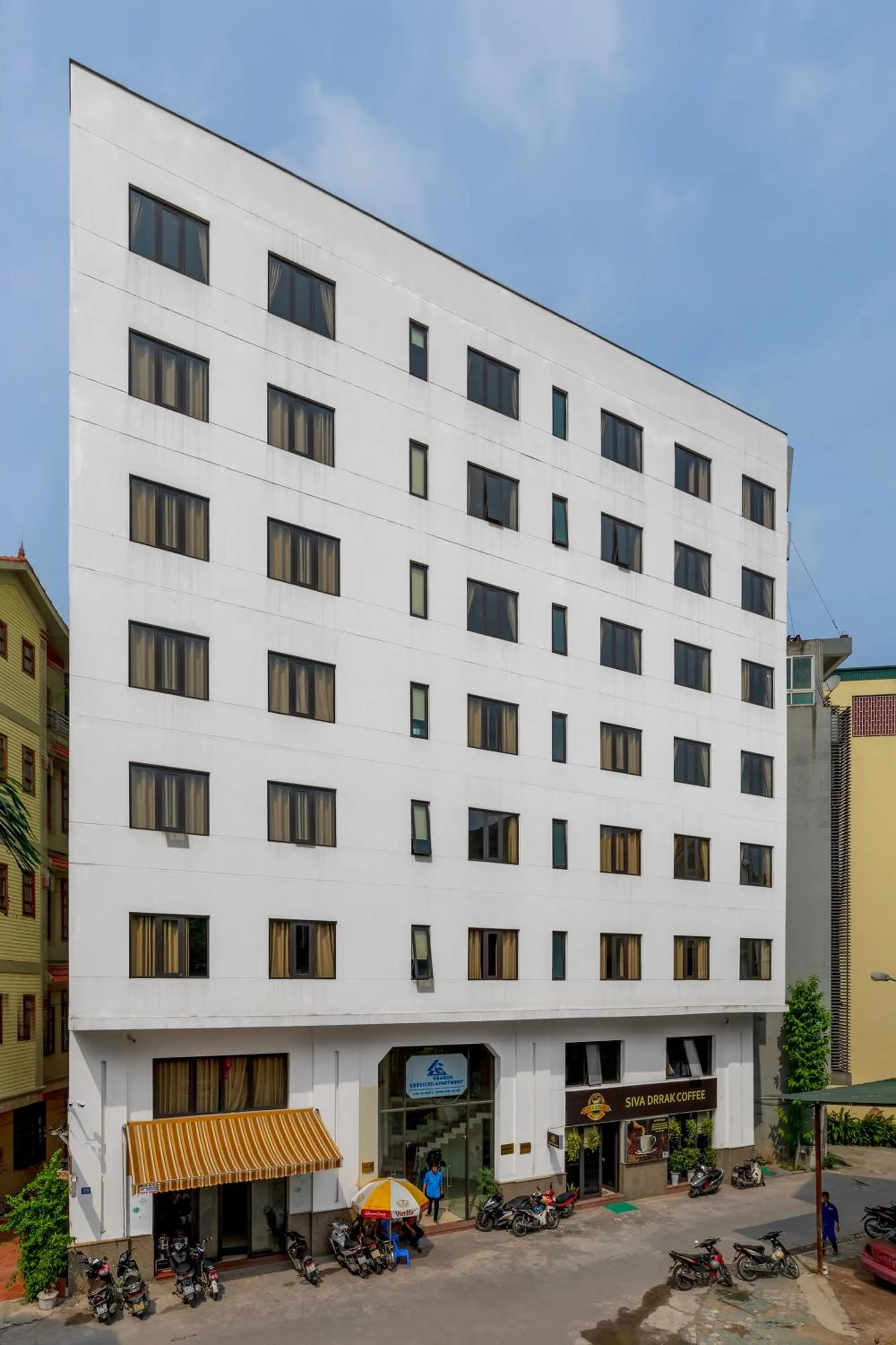 Property building in Granda Hanoi Hotel & Apartment