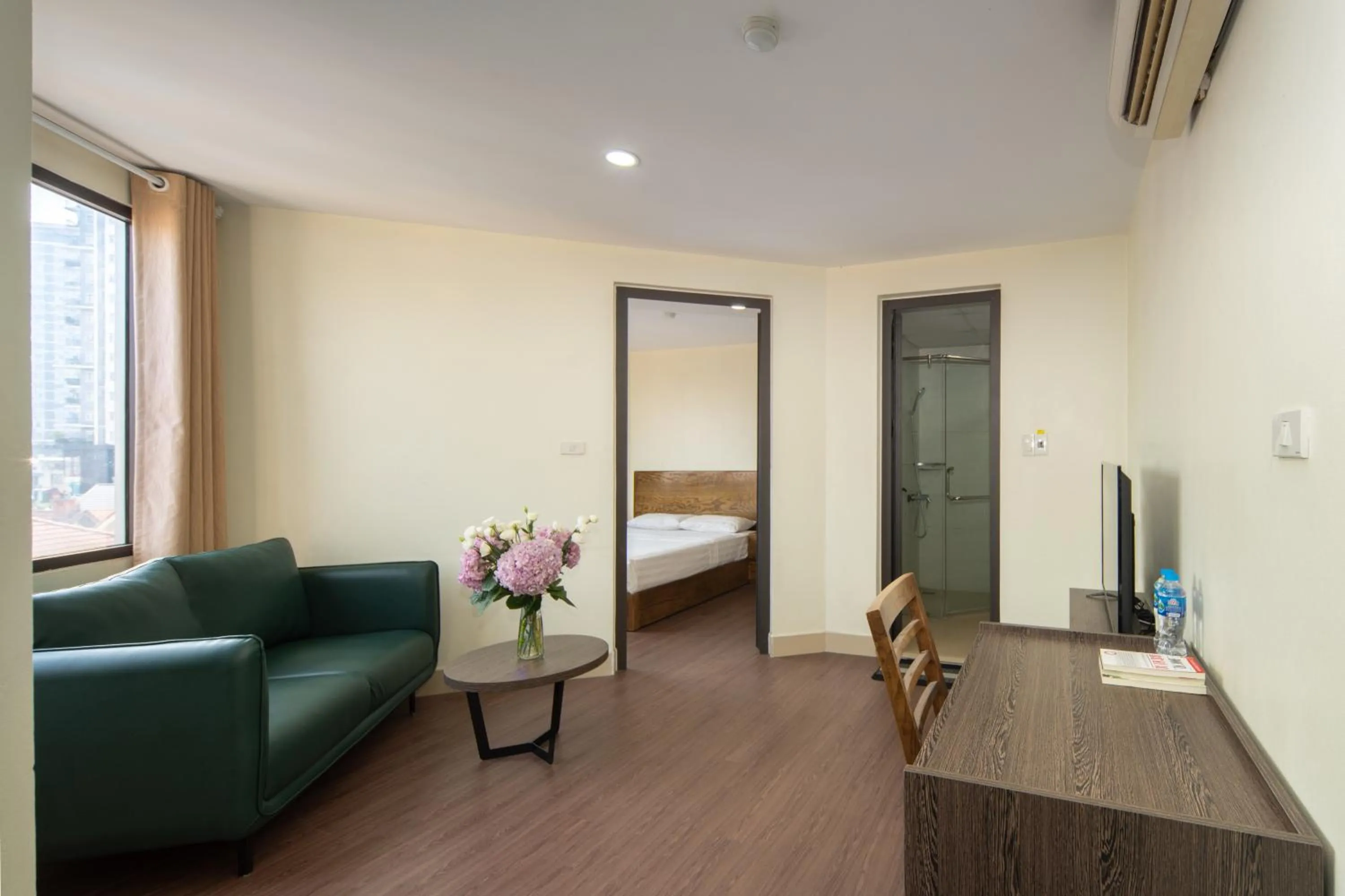 Living room, Bed in Granda Hanoi Hotel & Apartment