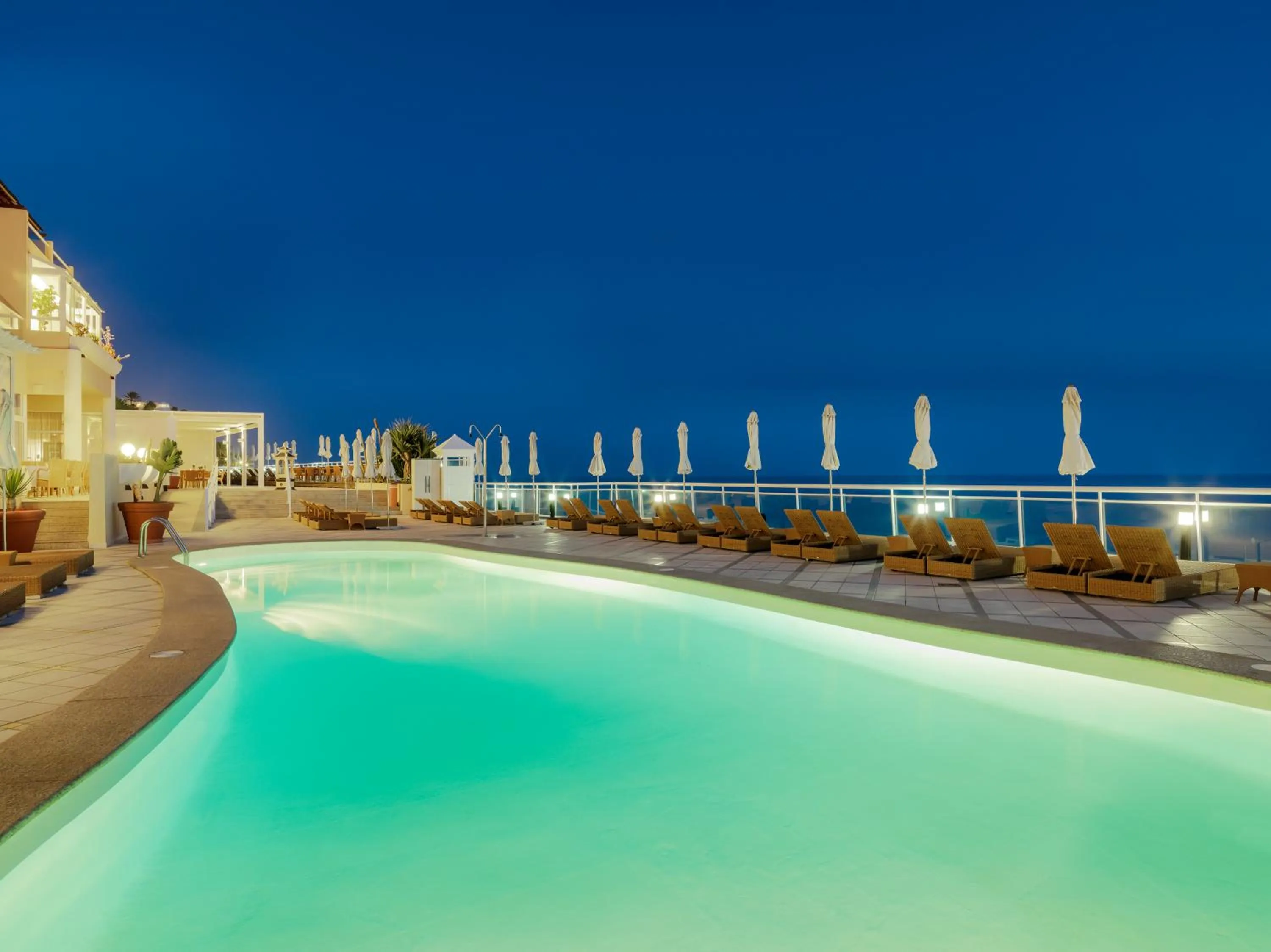 Swimming pool in XQ El Palacete