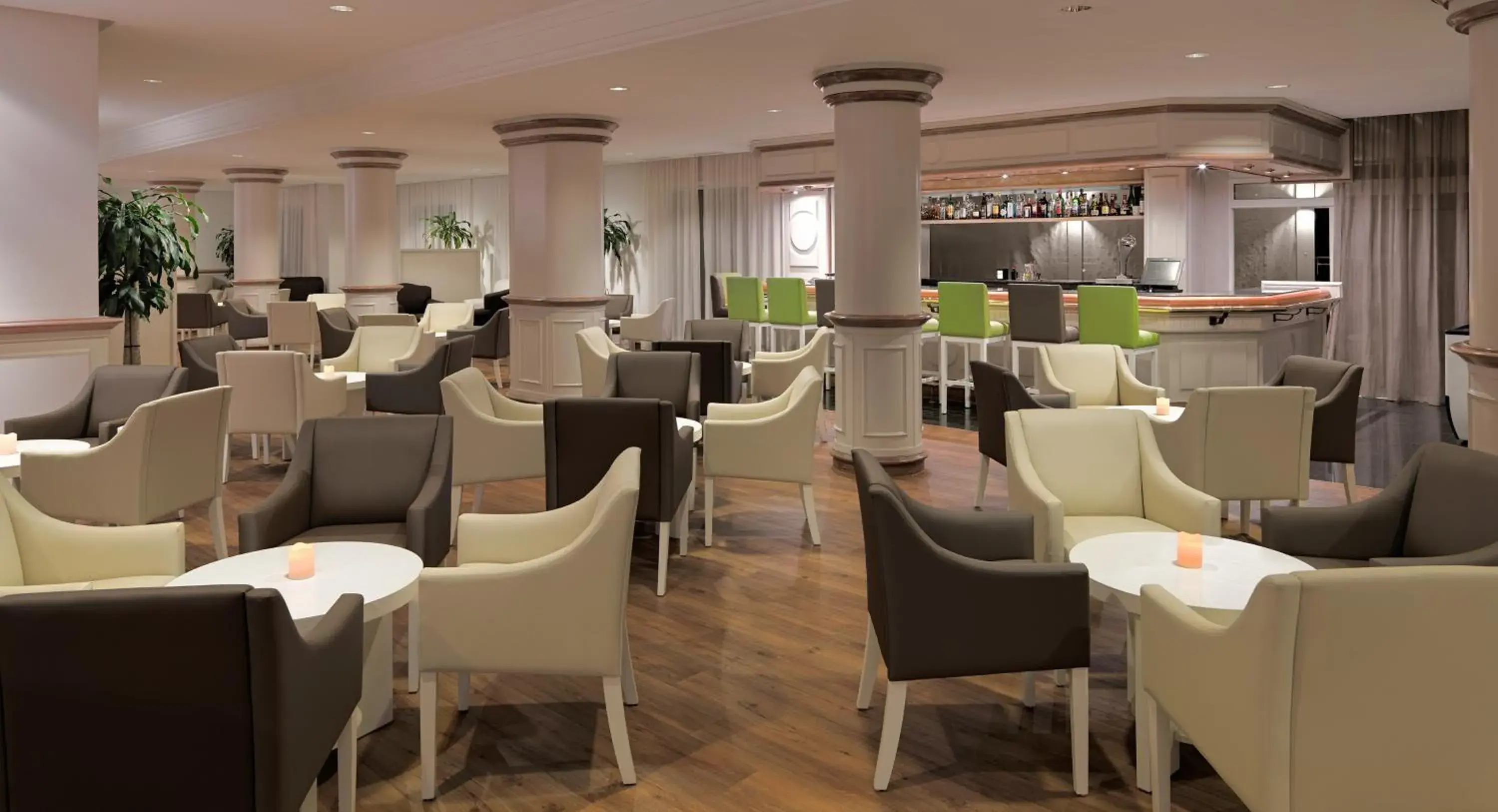 Lounge or bar in XQ El Palacete Lounge or bar in XQ El Palacete