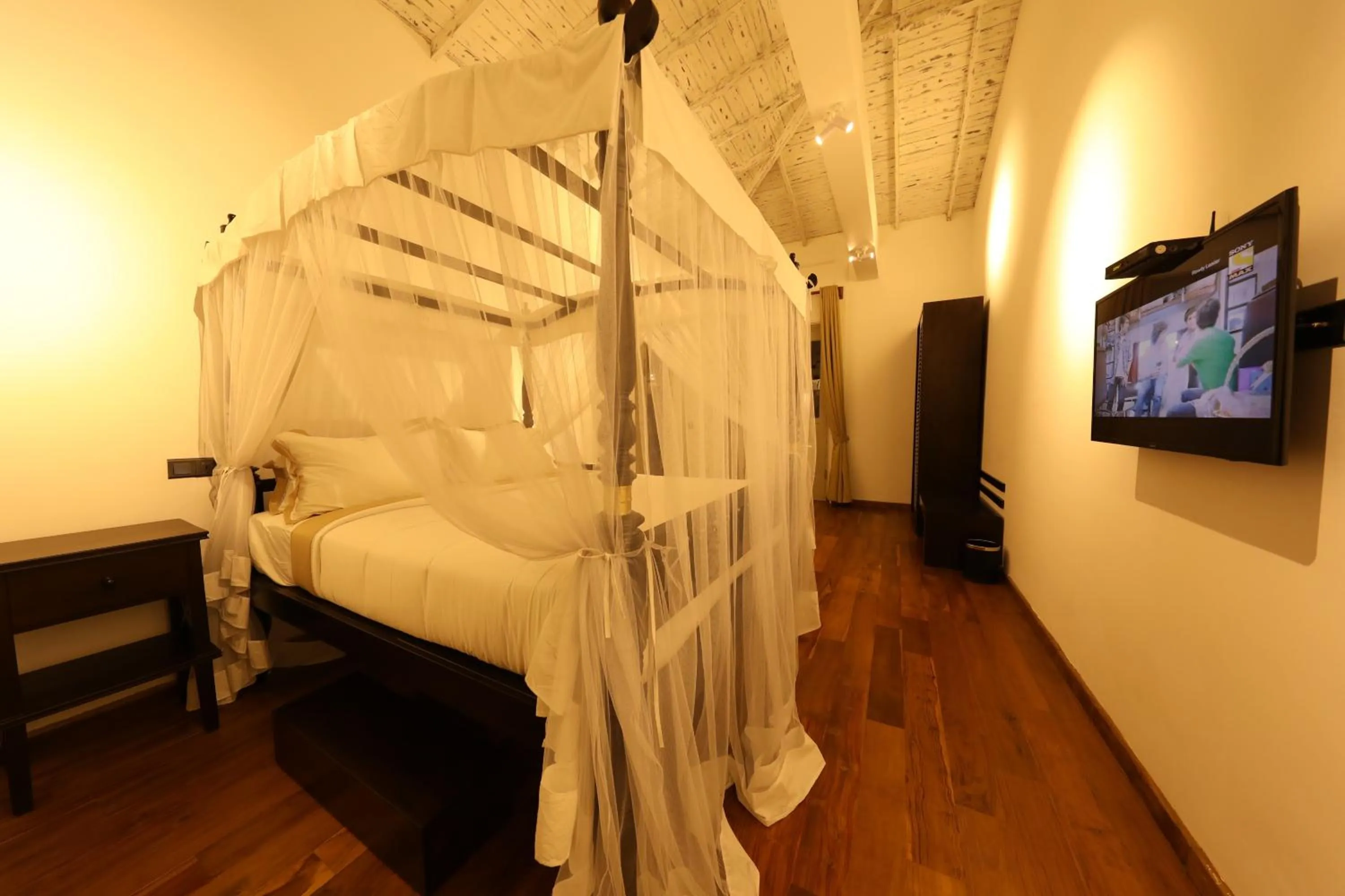 Bedroom, Bed in Era Beach