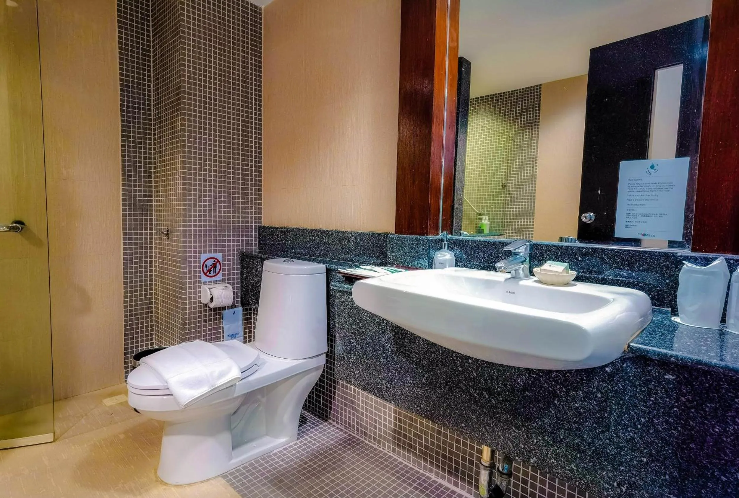 Bath in Patong Resort Hotel - SHA Extra Plus