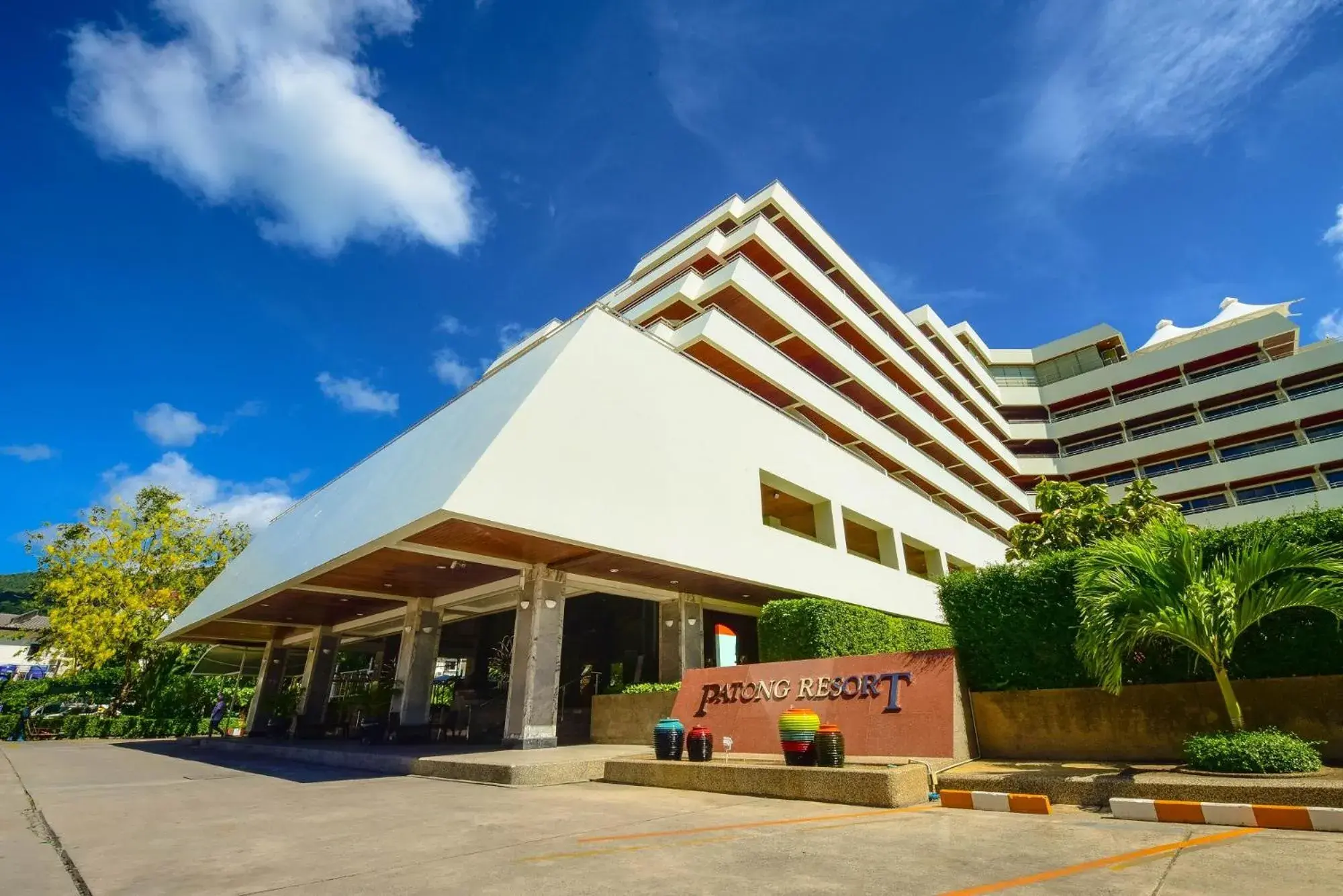 Property building in Patong Resort Hotel - SHA Extra Plus Property building in Patong Resort Hotel - SHA Extra Plus