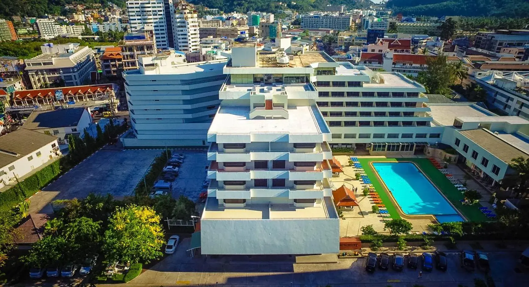 Property building in Patong Resort Hotel - SHA Extra Plus Property building in Patong Resort Hotel - SHA Extra Plus
