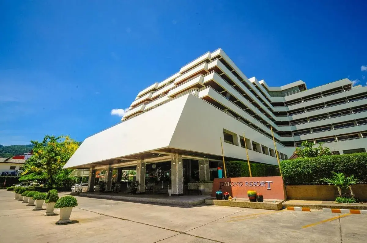 Property building in Patong Resort Hotel - SHA Extra Plus Property building in Patong Resort Hotel - SHA Extra Plus