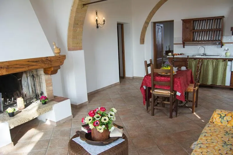 Dining area in Agriturismo Torraiolo