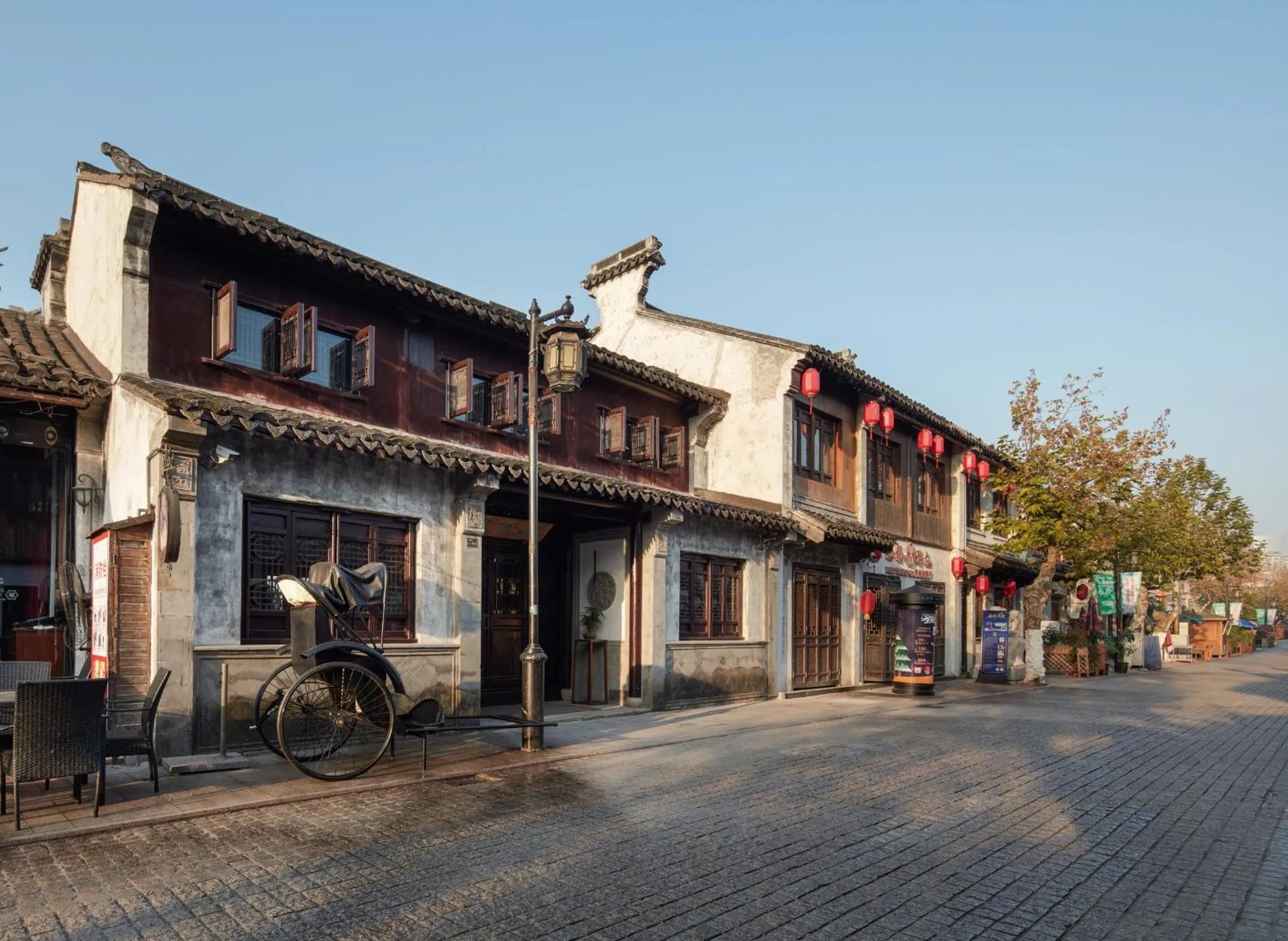 Property building in Uin Oriental Hotel