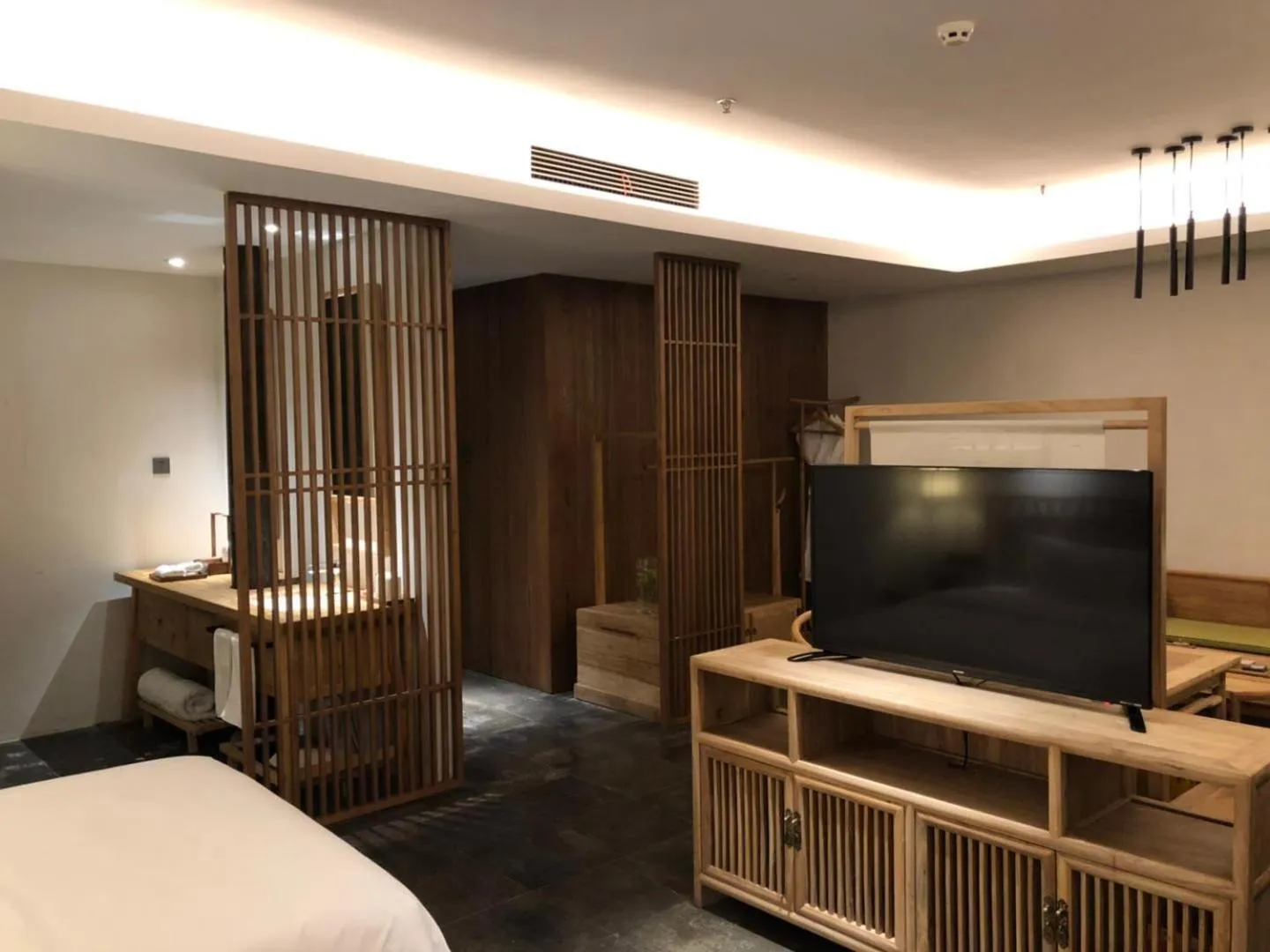 Bed in Uin Oriental Hotel