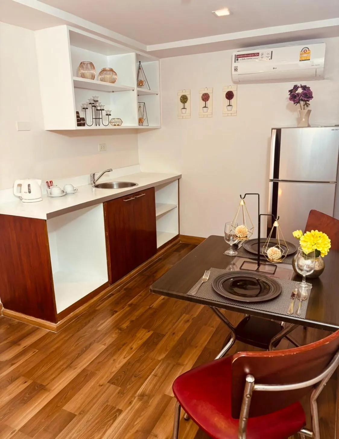 Photo of the whole room in I Residence Hotel Sathorn