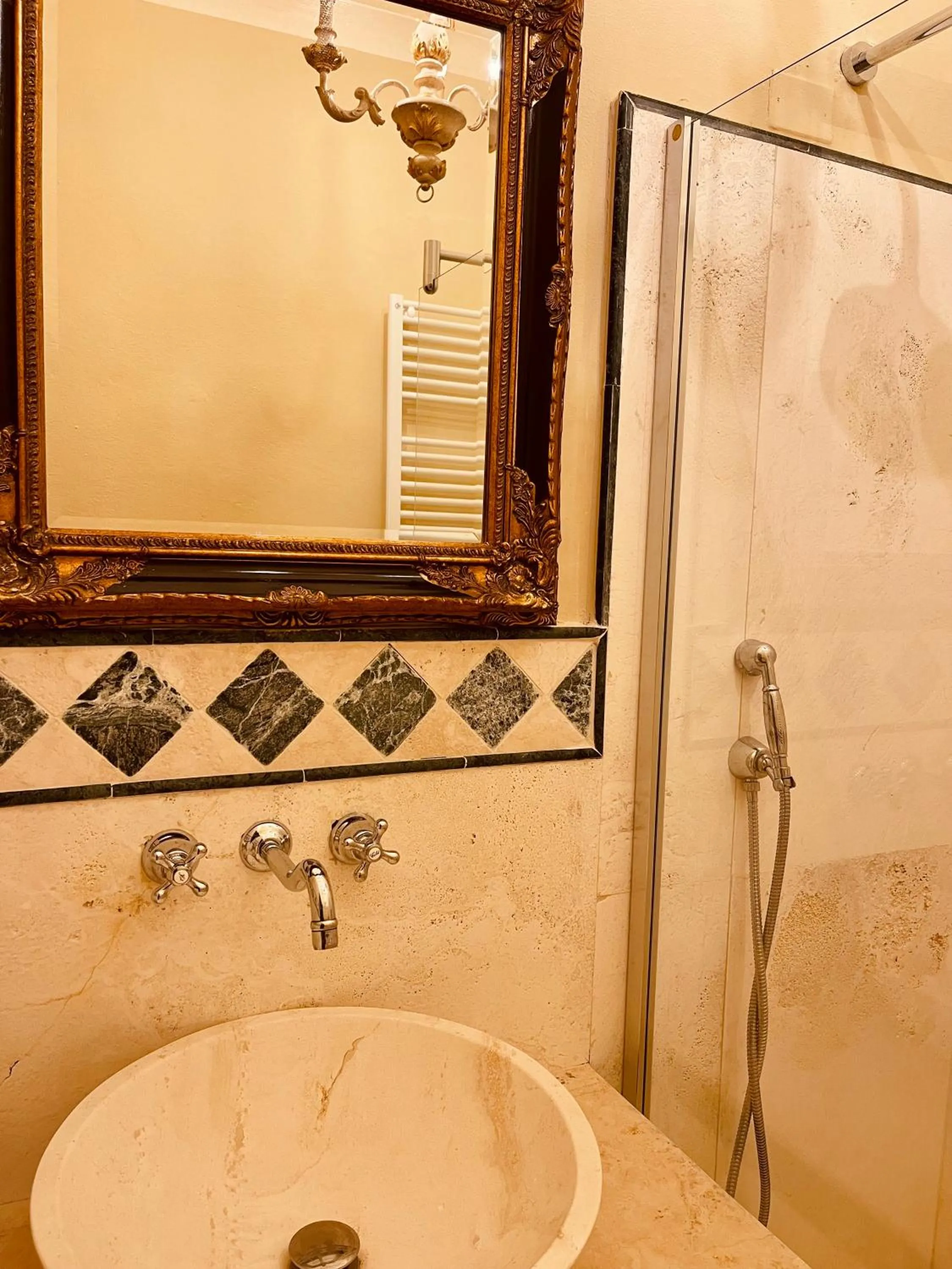 Shower in Palazzo Barbini Dimora Storica