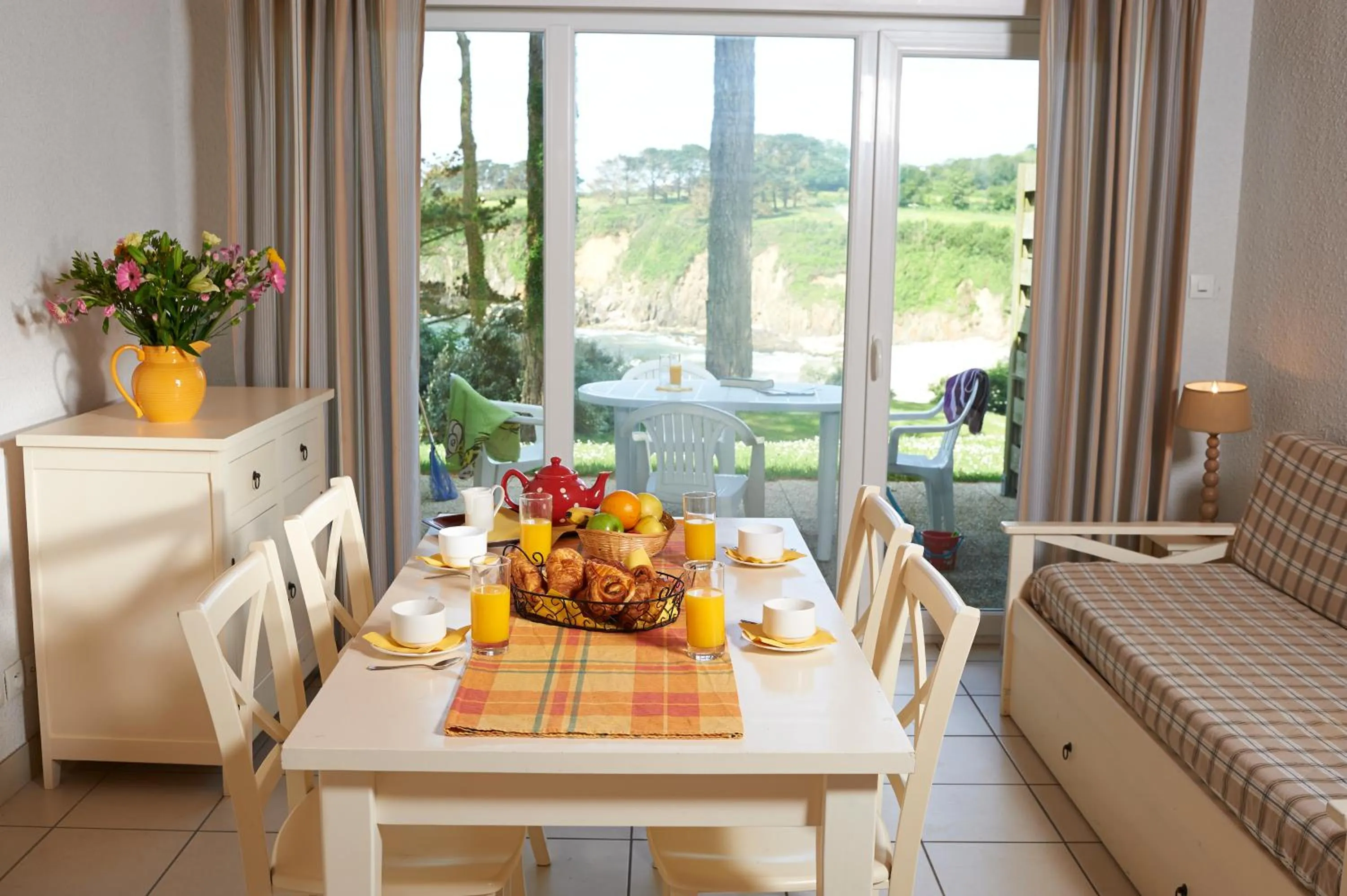 Dining area in Résidence Néméa Iroise Armorique