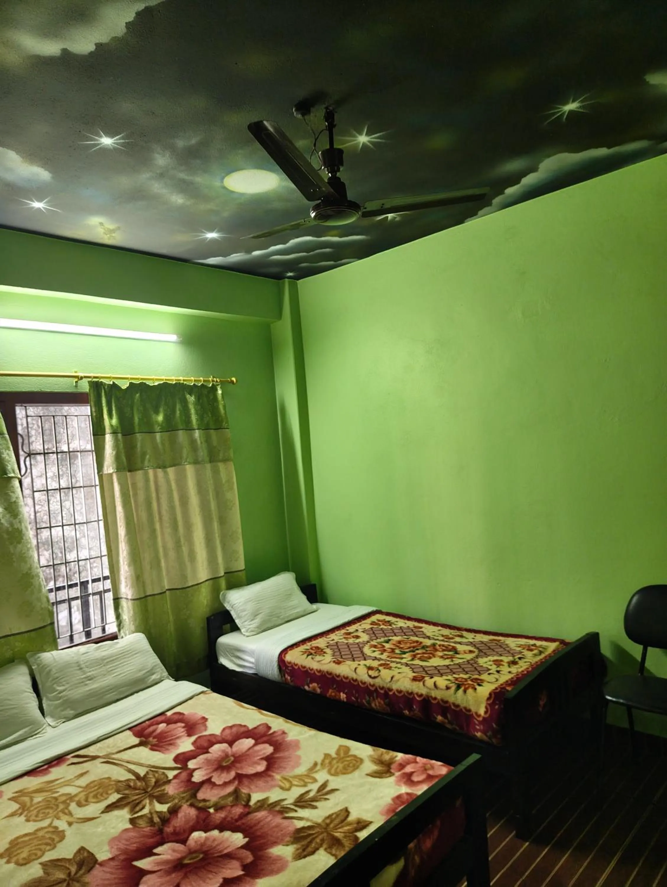 Bedroom, Bed in Harry Guest House & Restaurant